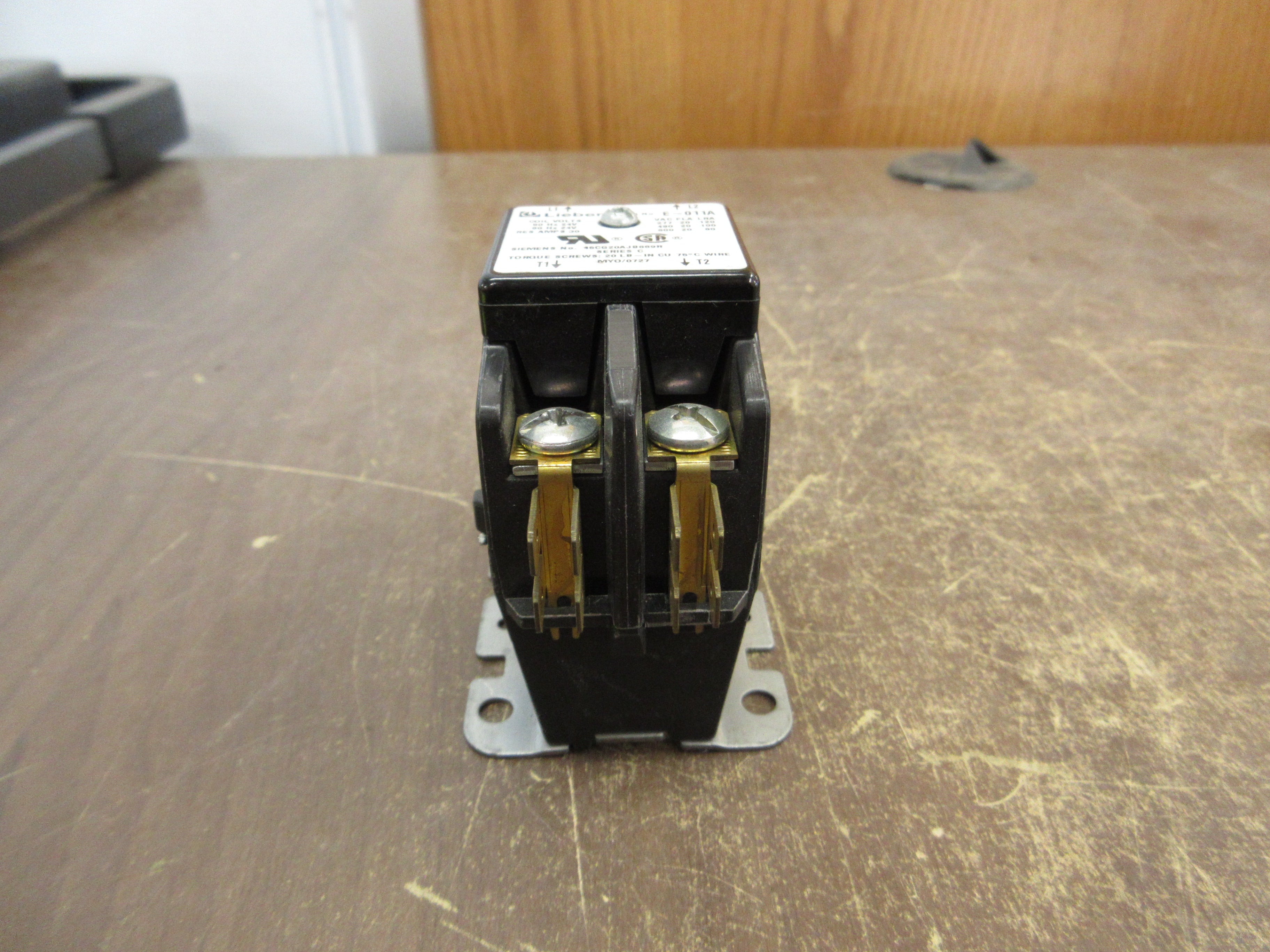 Liebert Contactor E-011A 24V Coil 20A 600V Used