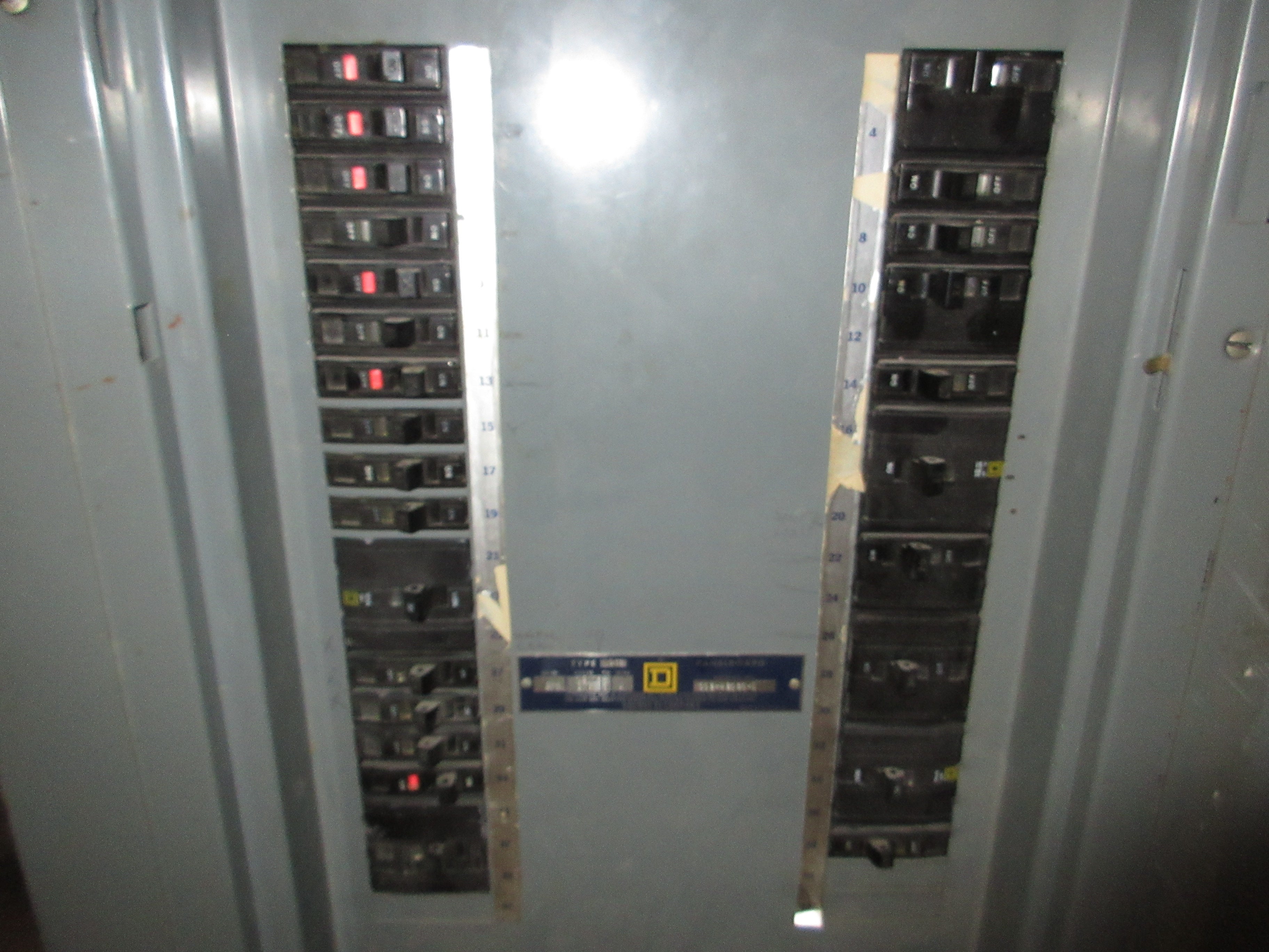 Square D Main Breaker Circuit Breaker Panel NQOB-42050-1 200A Max, 200A Main