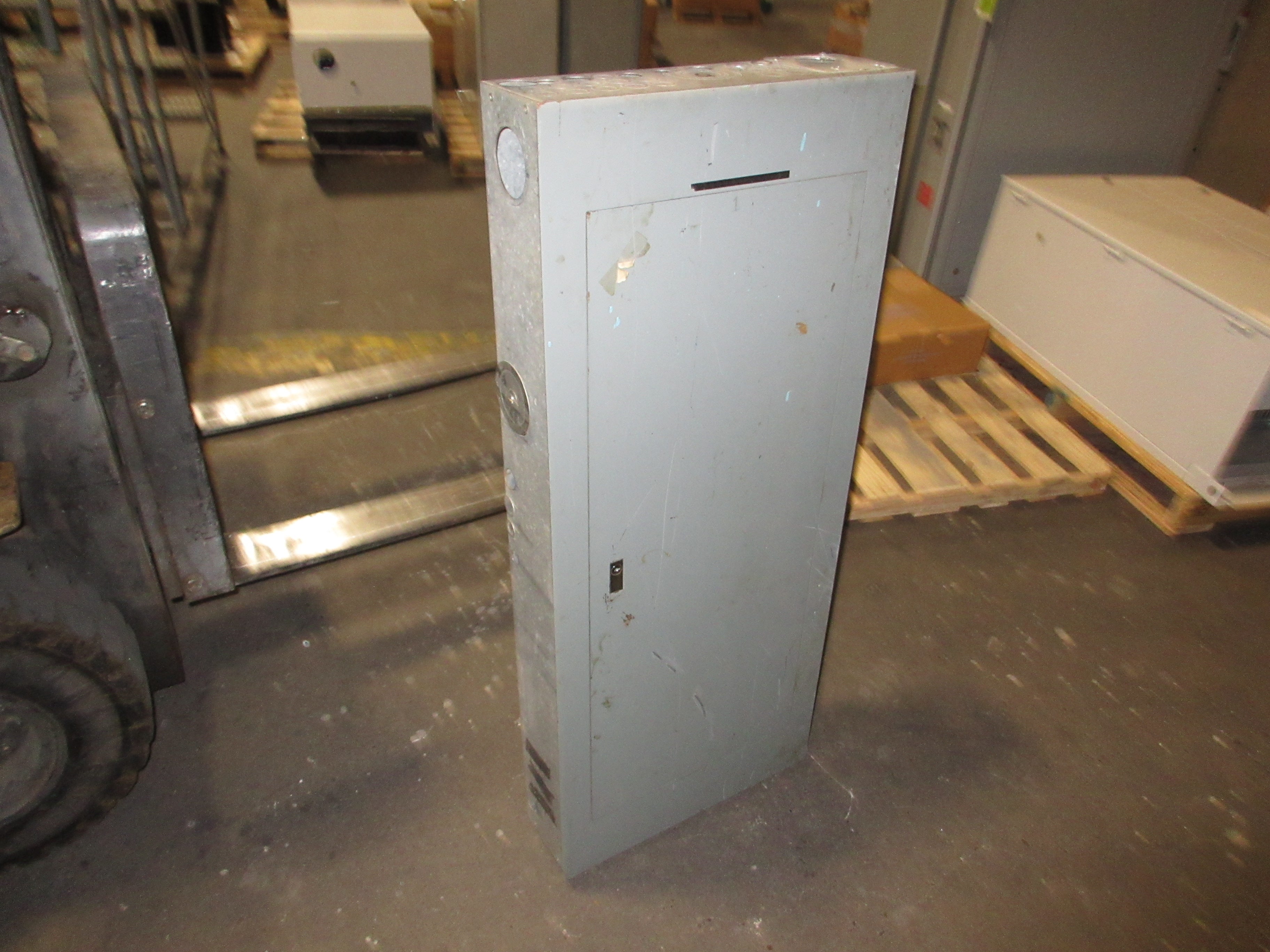 Square D Main Breaker Circuit Breaker Panel NQOB-42050-1 200A Max, 200A Main