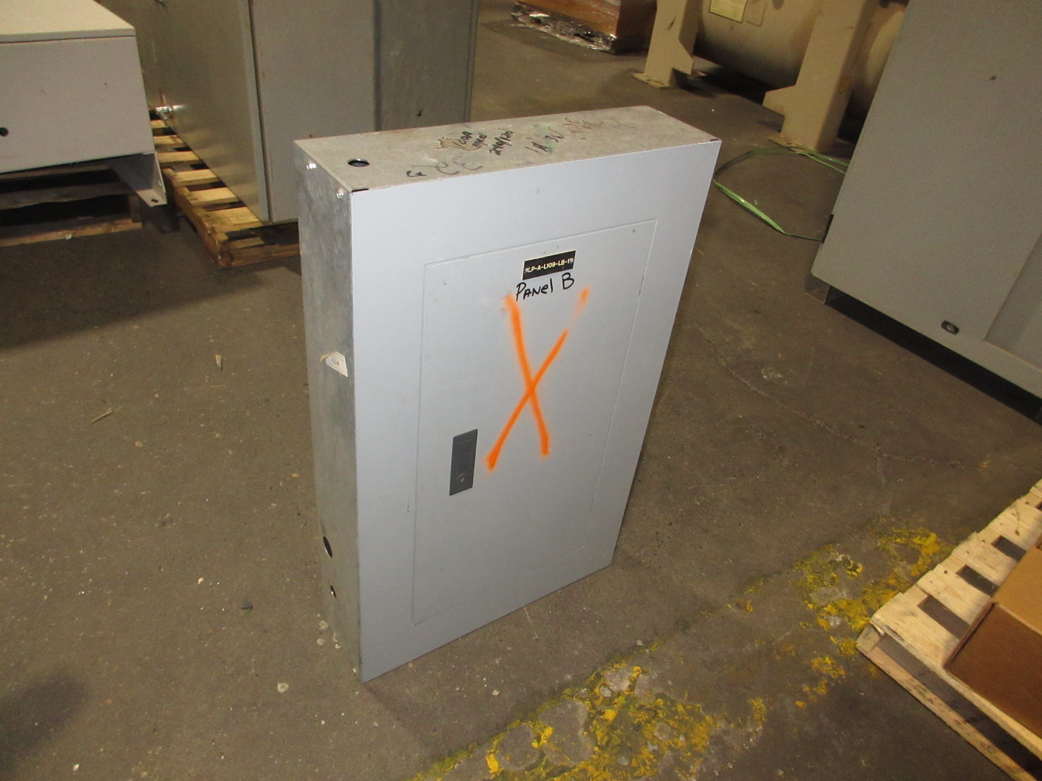 Illinois Switchboard Corporation Main Lug Breaker Panel S1 100A Max 240/120V 1Ph