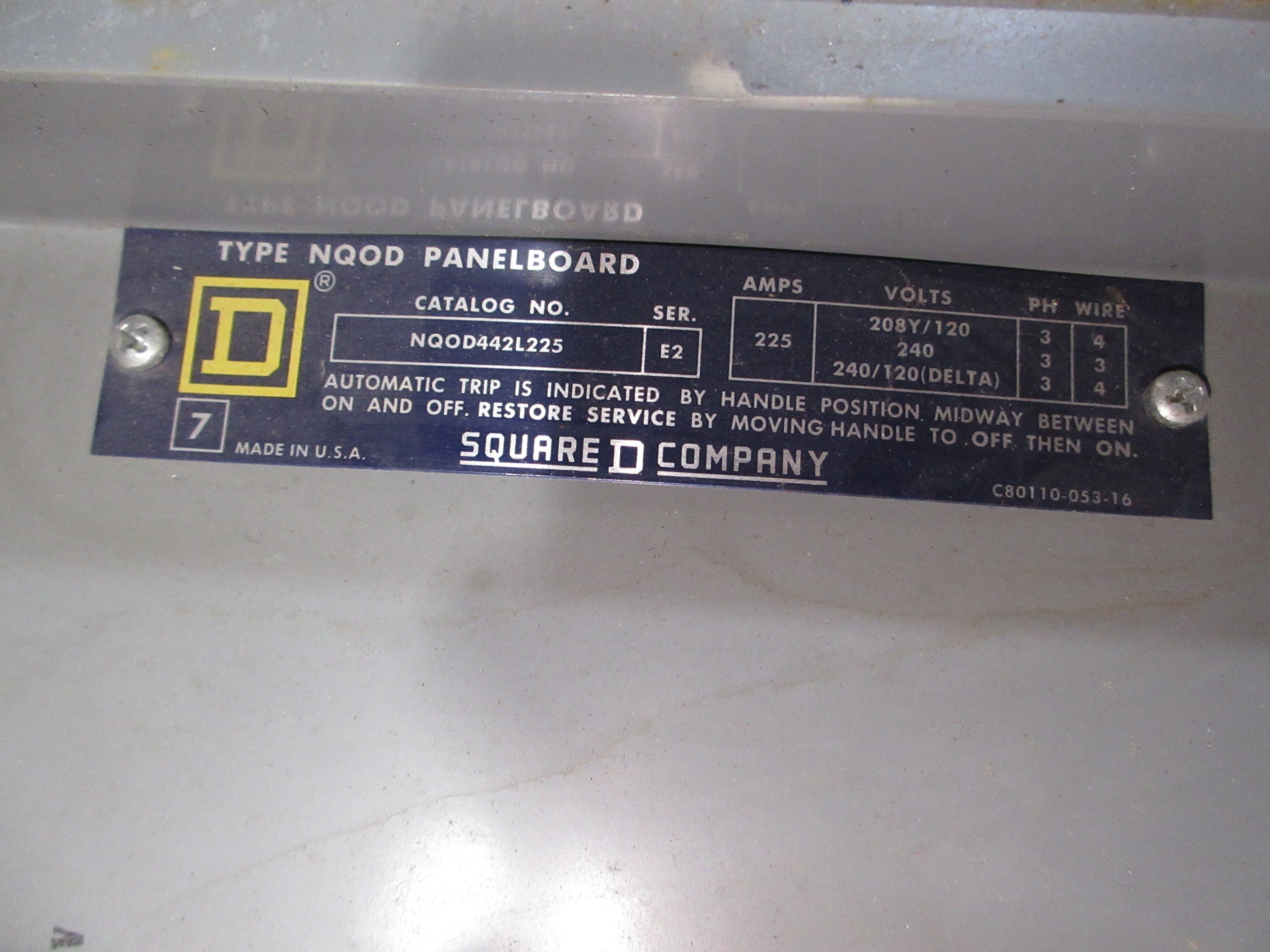 Square D Main Breaker Circuit Breaker Panel NQOD442L225 225A Max 208/120V 3Ph 4W