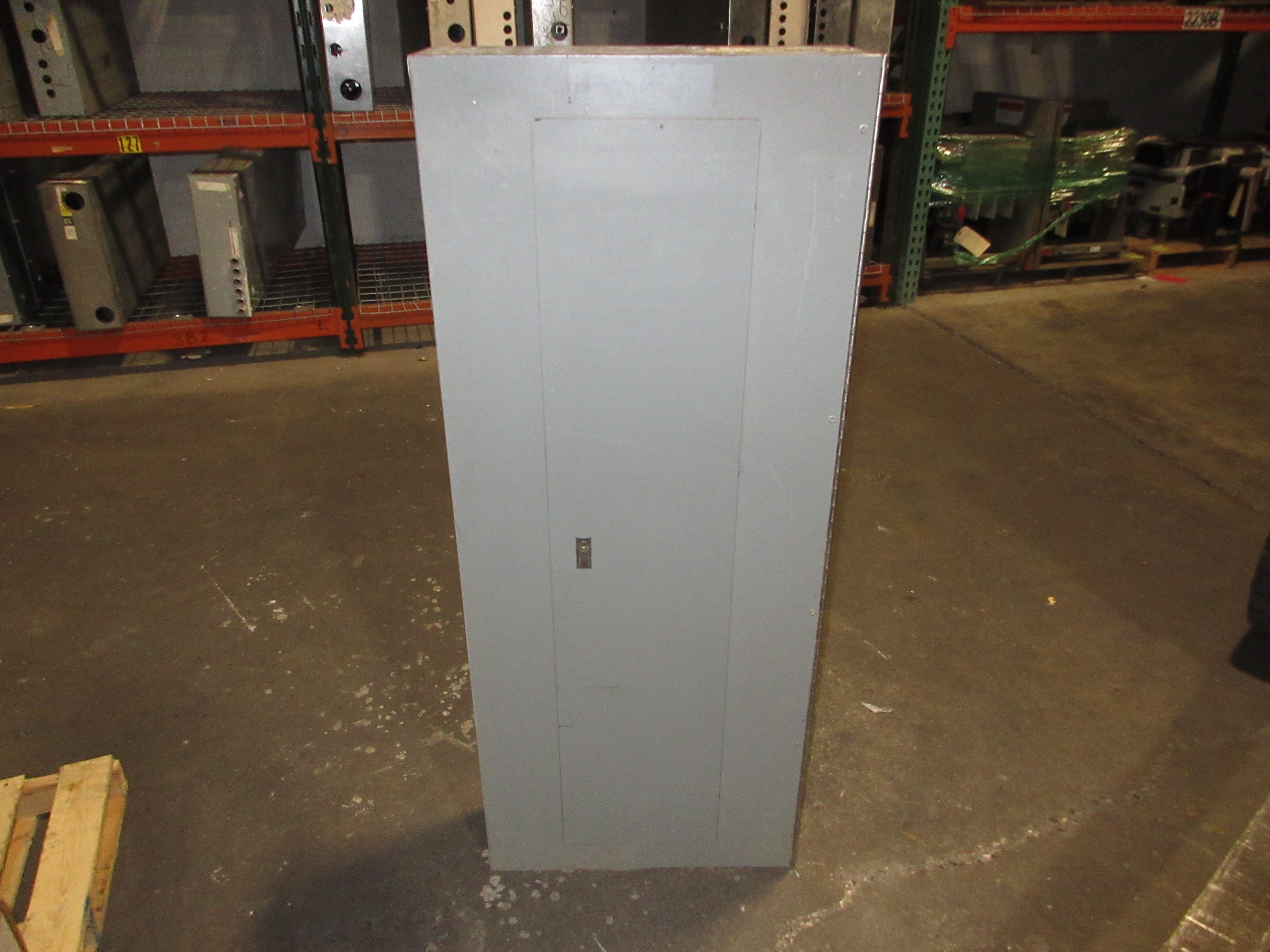 Square D Main Breaker Circuit Breaker Panel NQOD442L225 225A Max 208/120V 3Ph 4W