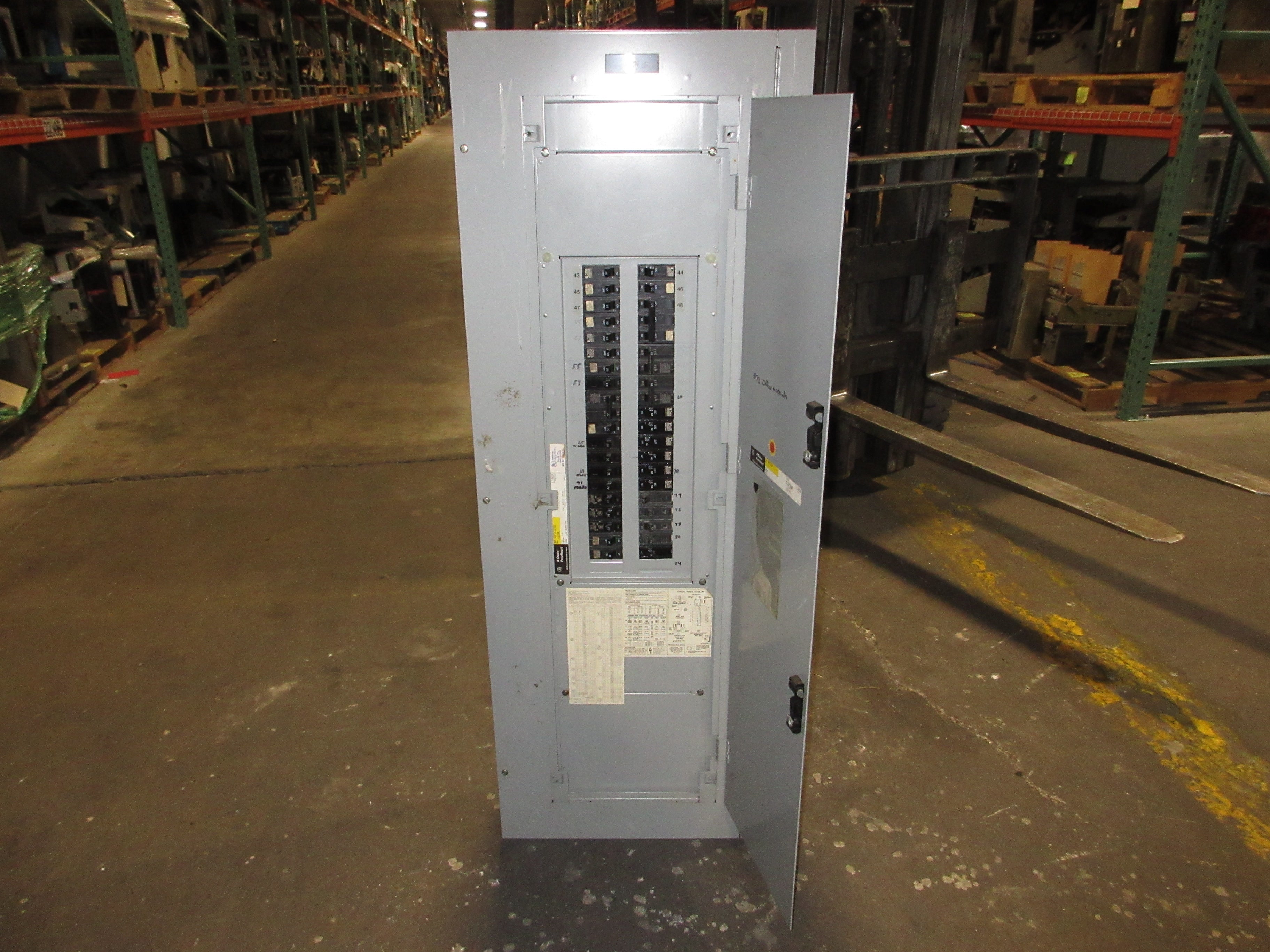 GE Main Lug Breaker Panel AQF3422MBX AXB4P1 225A Max 208/120V 3Ph 4W 42-Slot