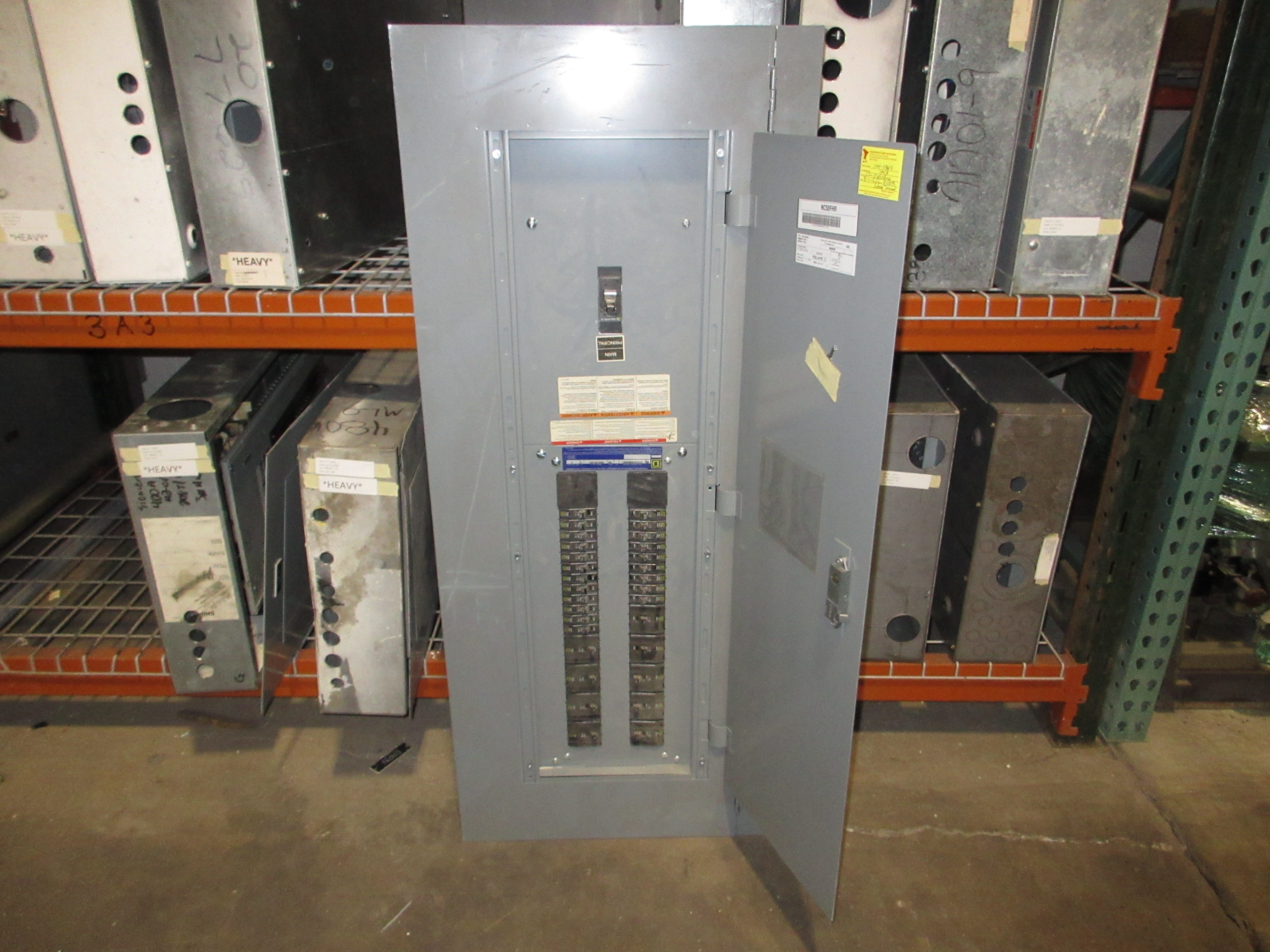 Square D Main Breaker Circuit Breaker Panel 12318101890040001 200A Max 208Y/120V