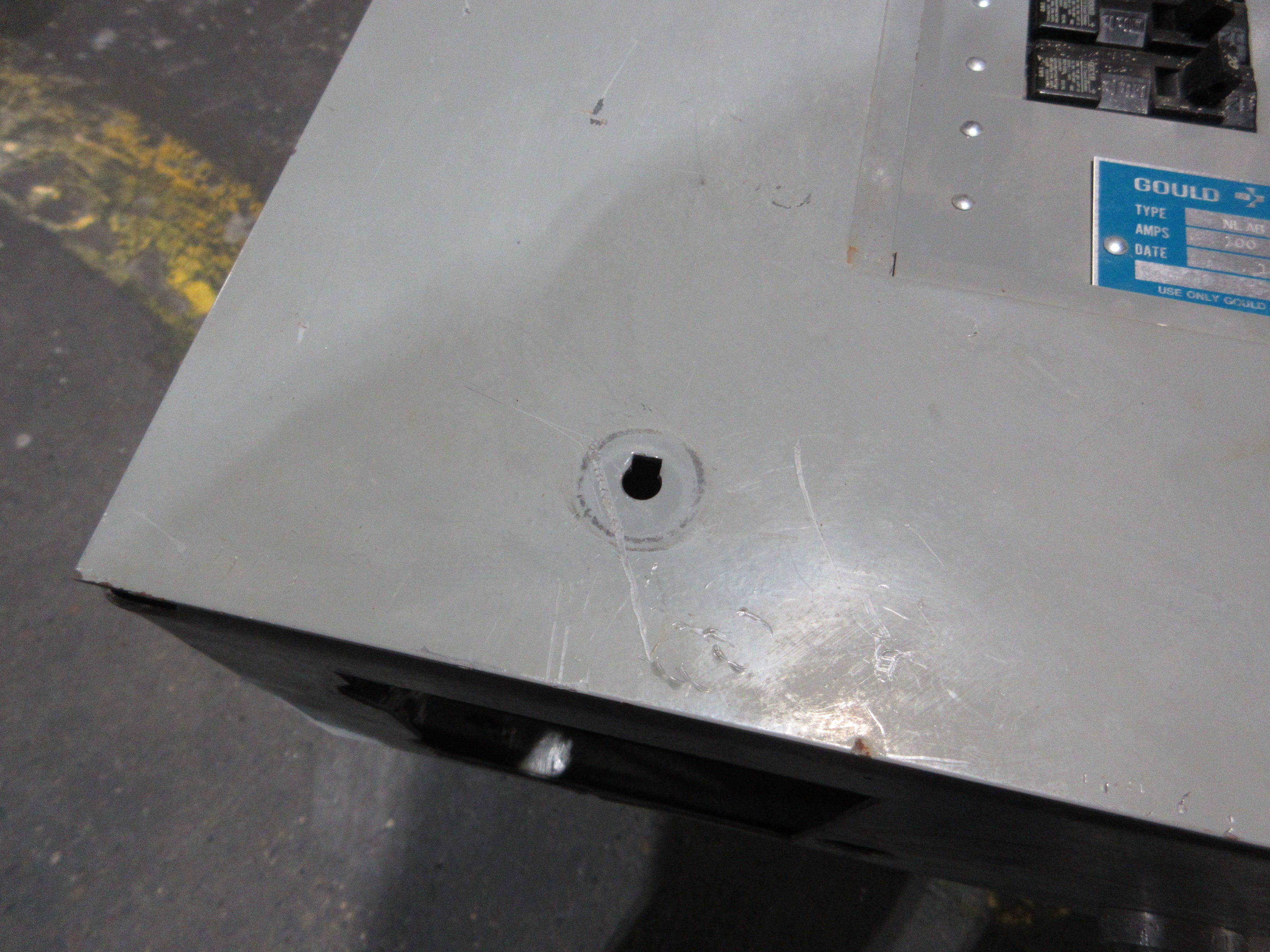 ITE Main Breaker Circuit Breaker Panel NLAB 100A Max 120/208V 100A Main 3Ph 4W