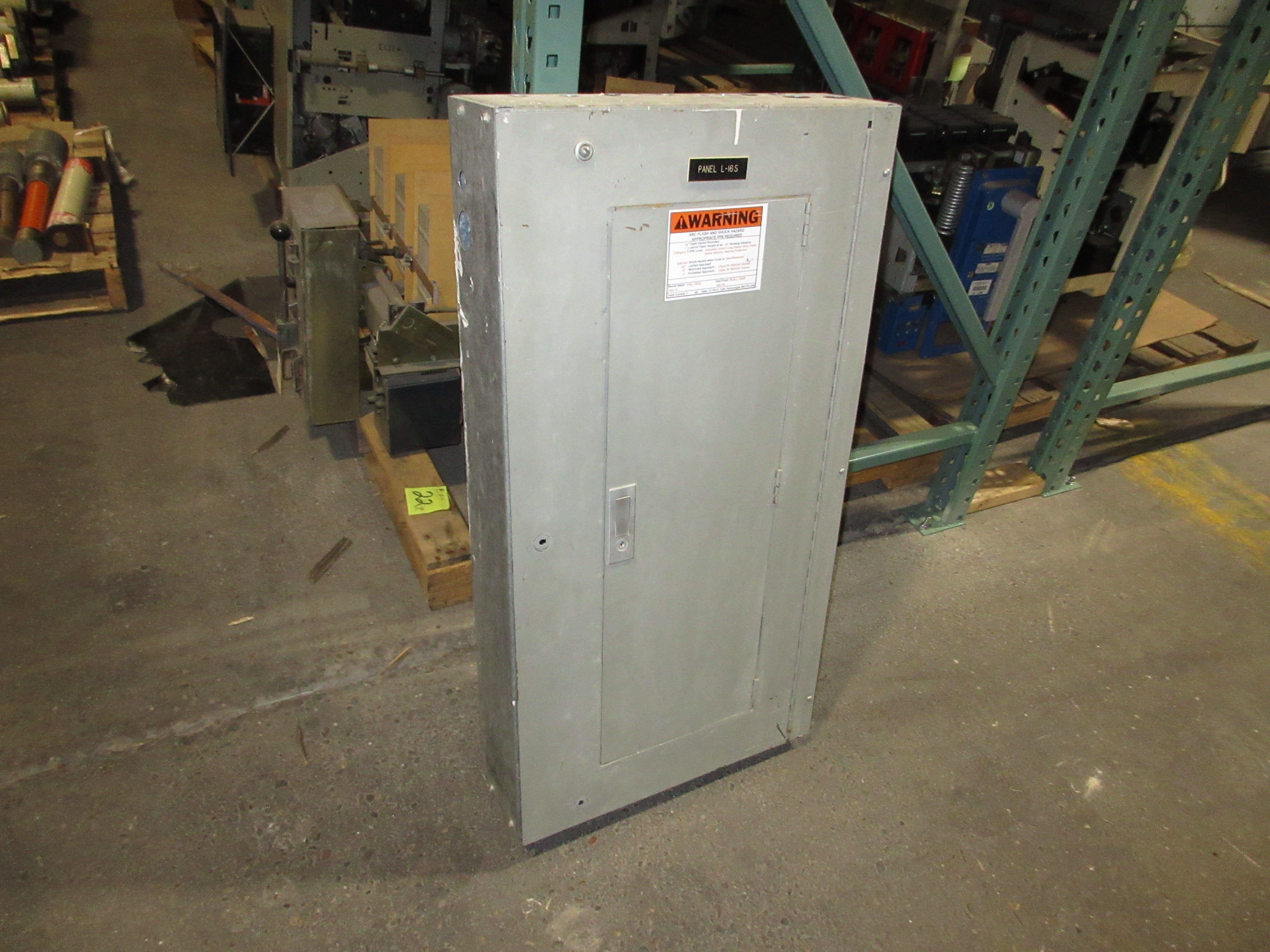 ITE Main Breaker Circuit Breaker Panel NLAB 100A Max 120/208V 100A Main 3Ph 4W