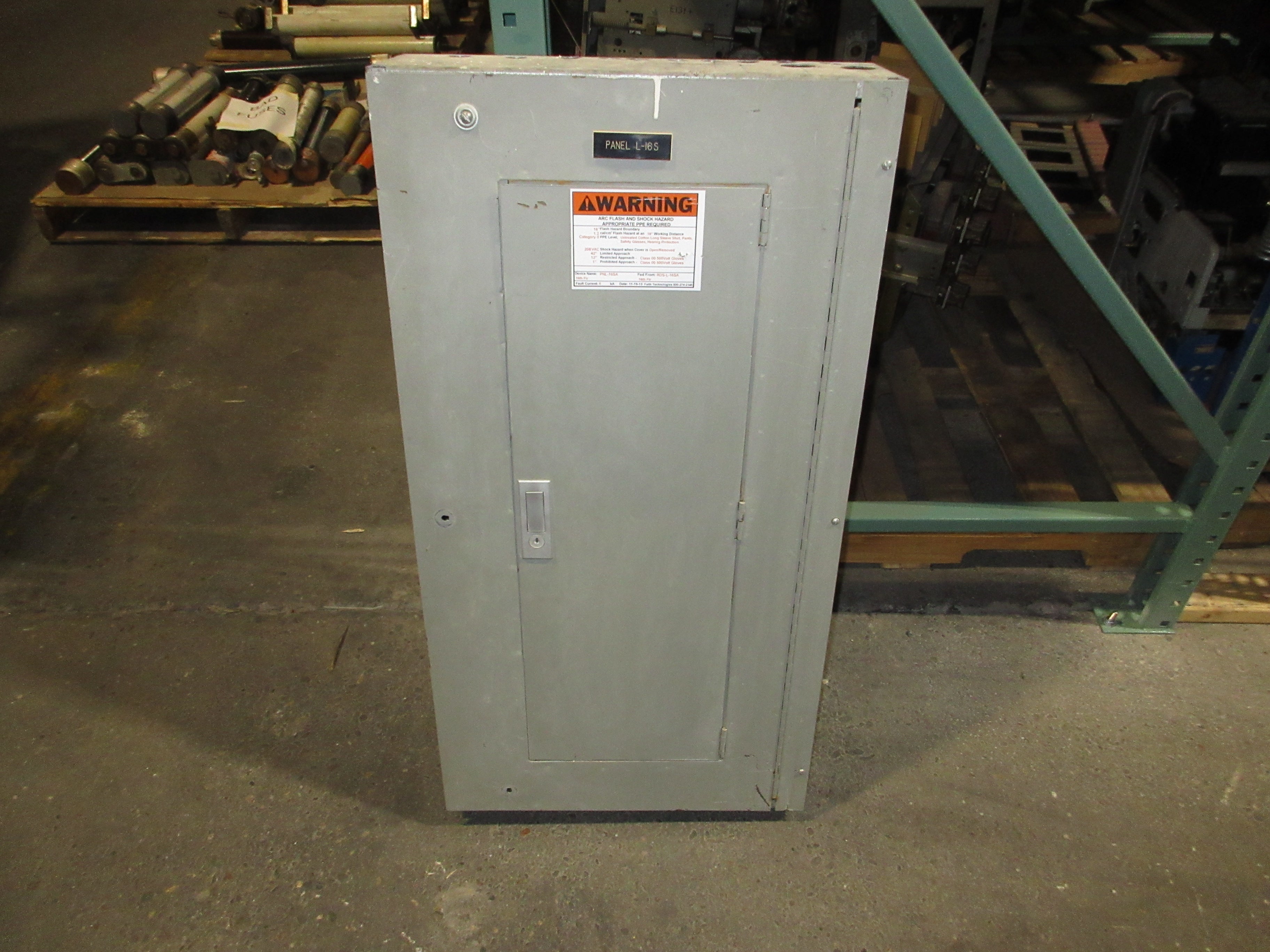 ITE Main Breaker Circuit Breaker Panel NLAB 100A Max 120/208V 100A Main 3Ph 4W