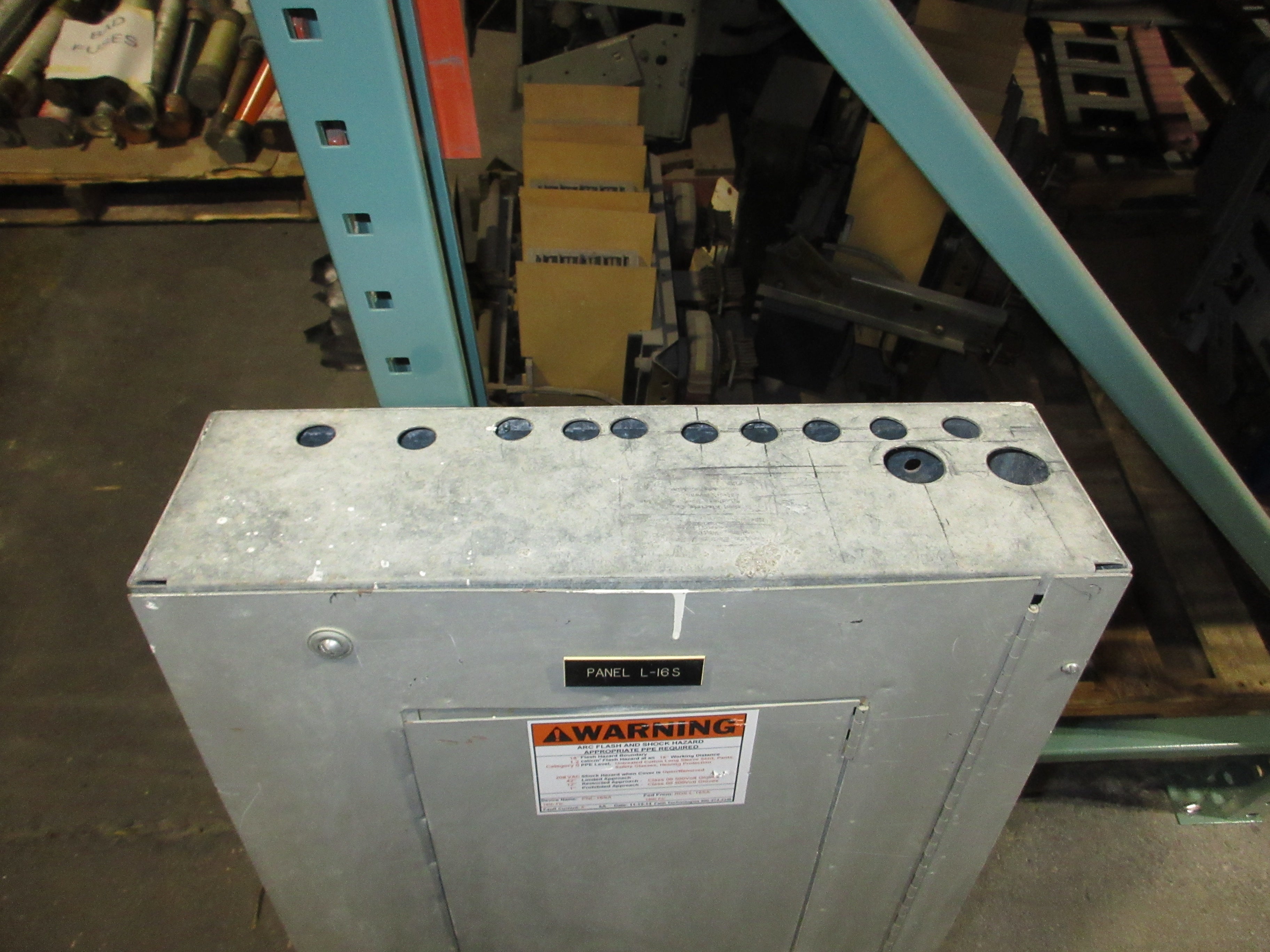 ITE Main Breaker Circuit Breaker Panel NLAB 100A Max 120/208V 100A Main 3Ph 4W