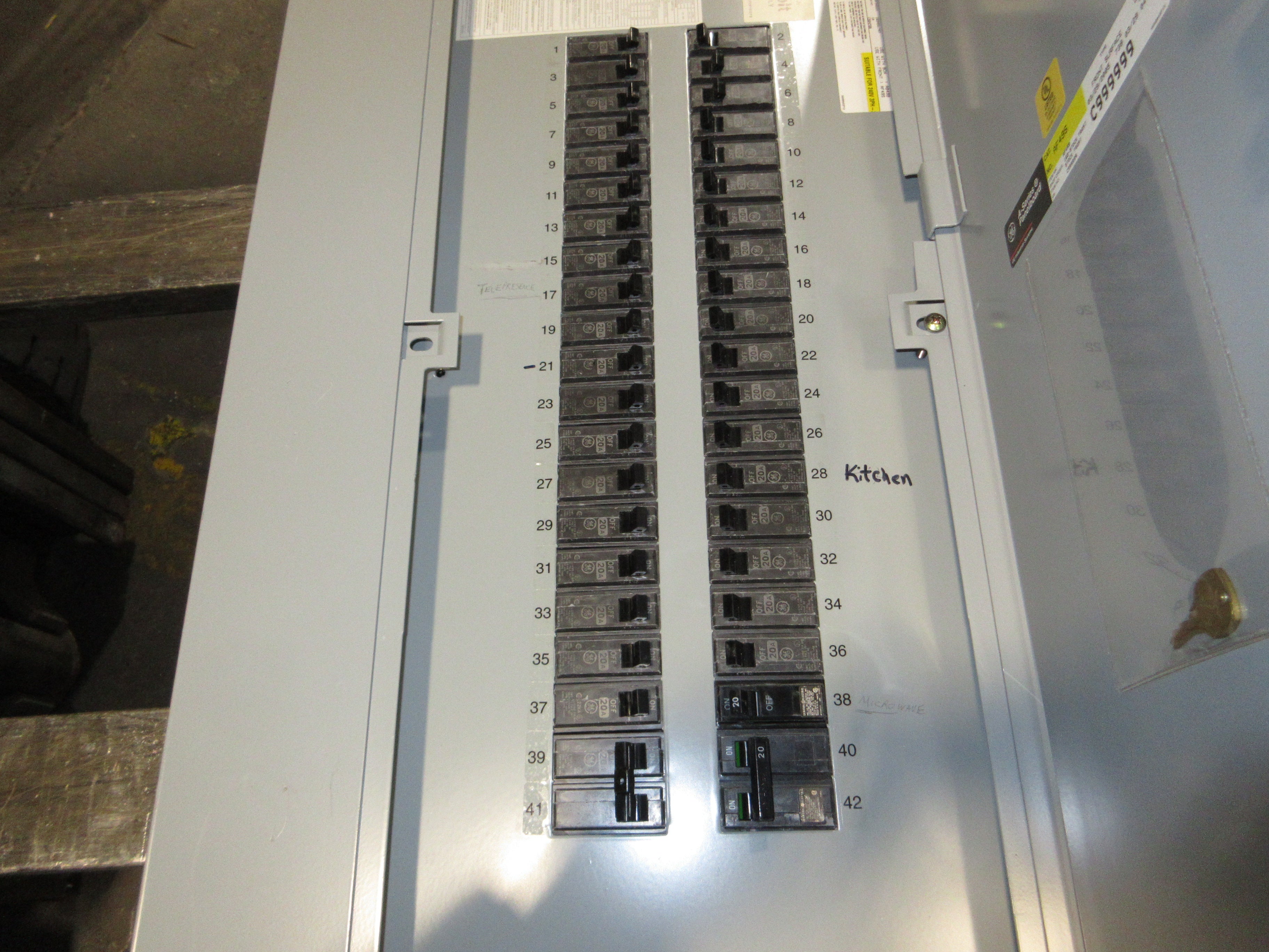 GE Main Lug Breaker Panel AQU3422RCX AXT1 225A Max 208/120V 3Ph 4W 42-Slot Used