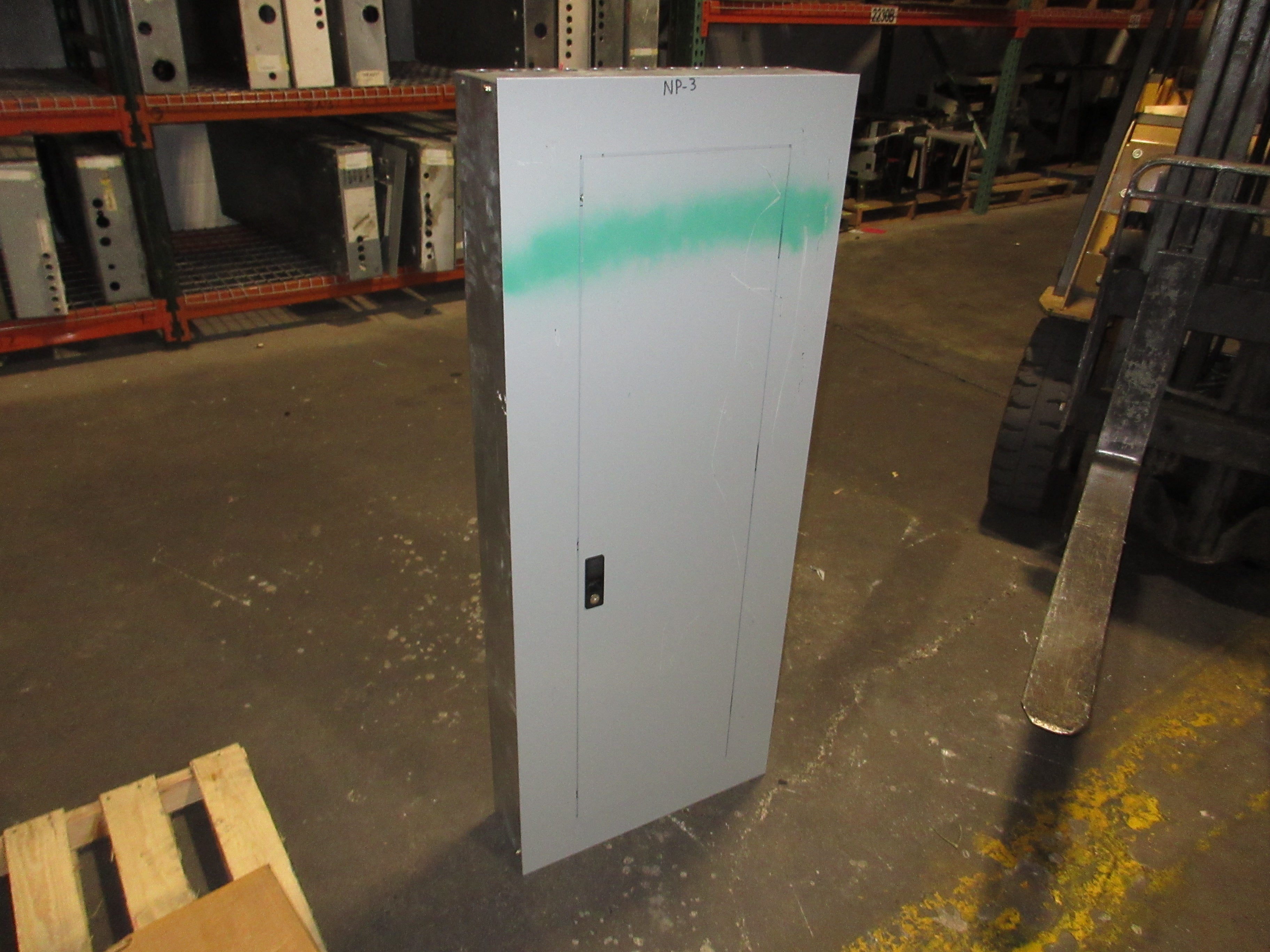 GE Main Lug Breaker Panel AQU3422RCX AXT1 225A Max 208/120V 3Ph 4W 42-Slot Used