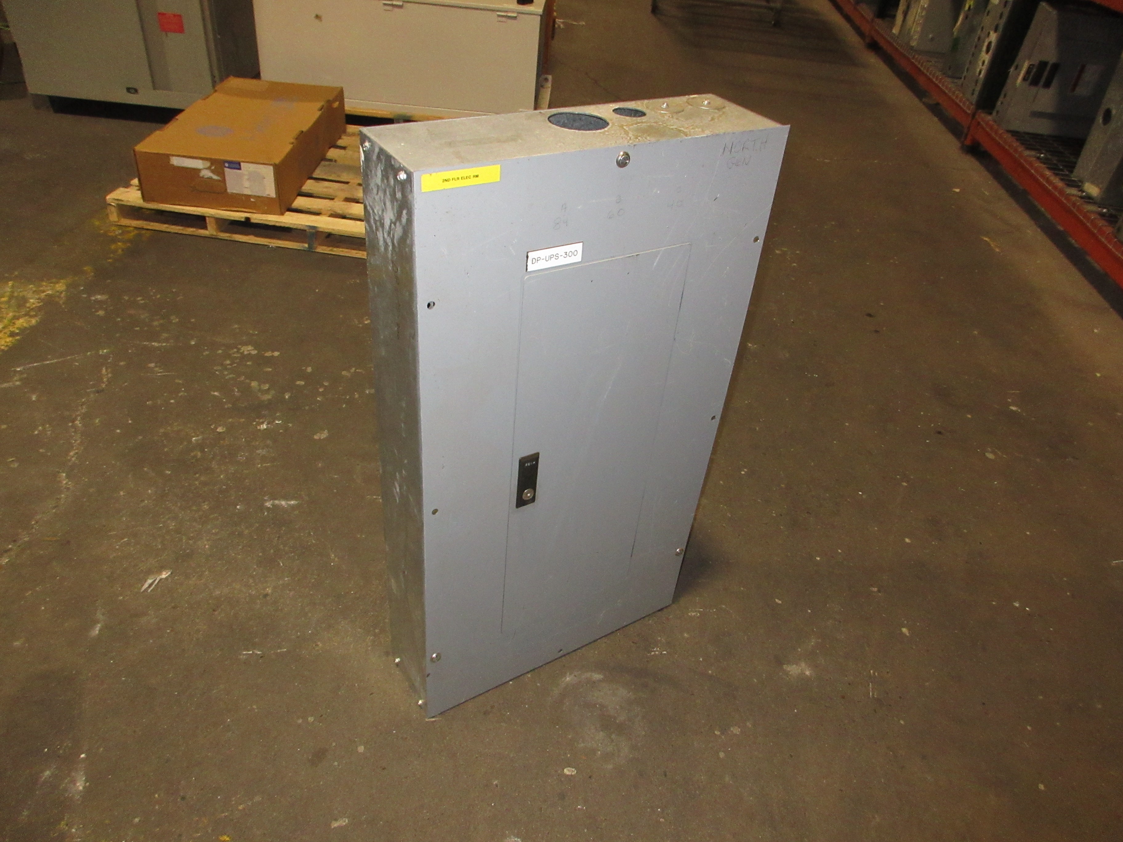 Eaton Main Breaker Circuit Breaker Panel IC96649G02 225A Max 208Y/120 225A Main