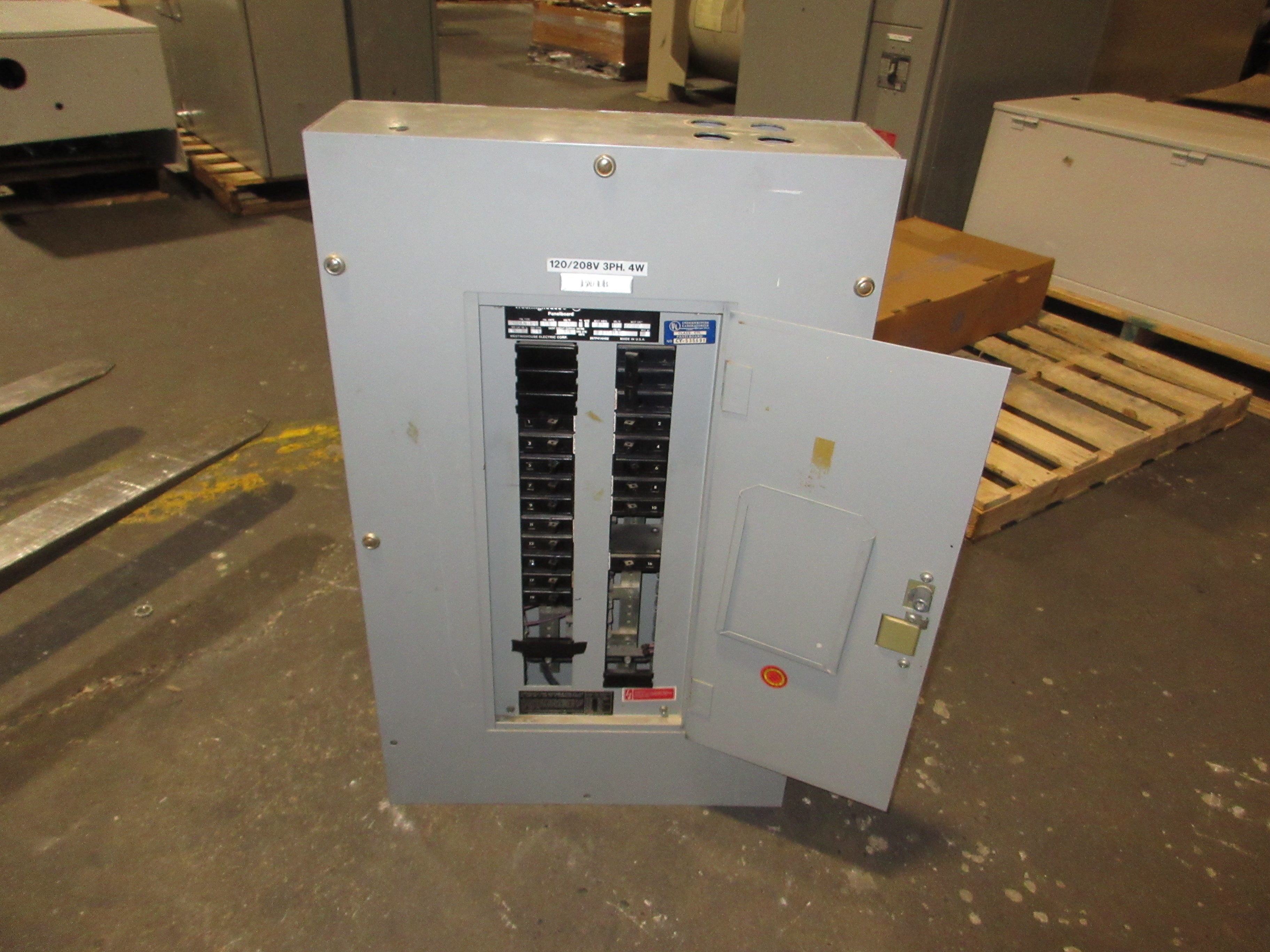 Westinghouse Main Lug Breaker Panel 5158C03G02 100A Max 208Y/120V 3Ph 4W 36-Slot