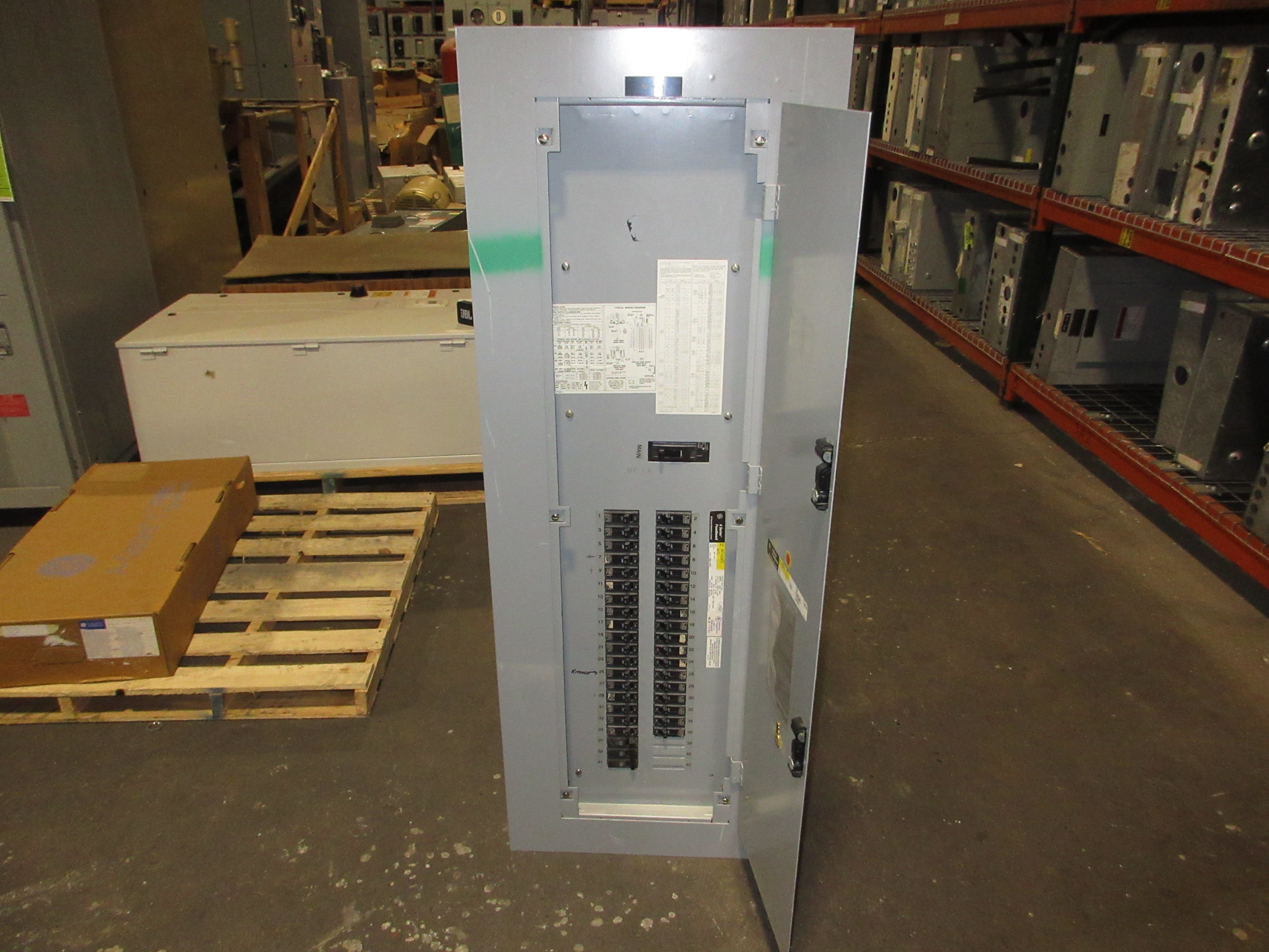 GE Main Breaker Circuit Breaker Panel AQF3422ATX AXT1 125A Main 225A Max 3Ph 4W