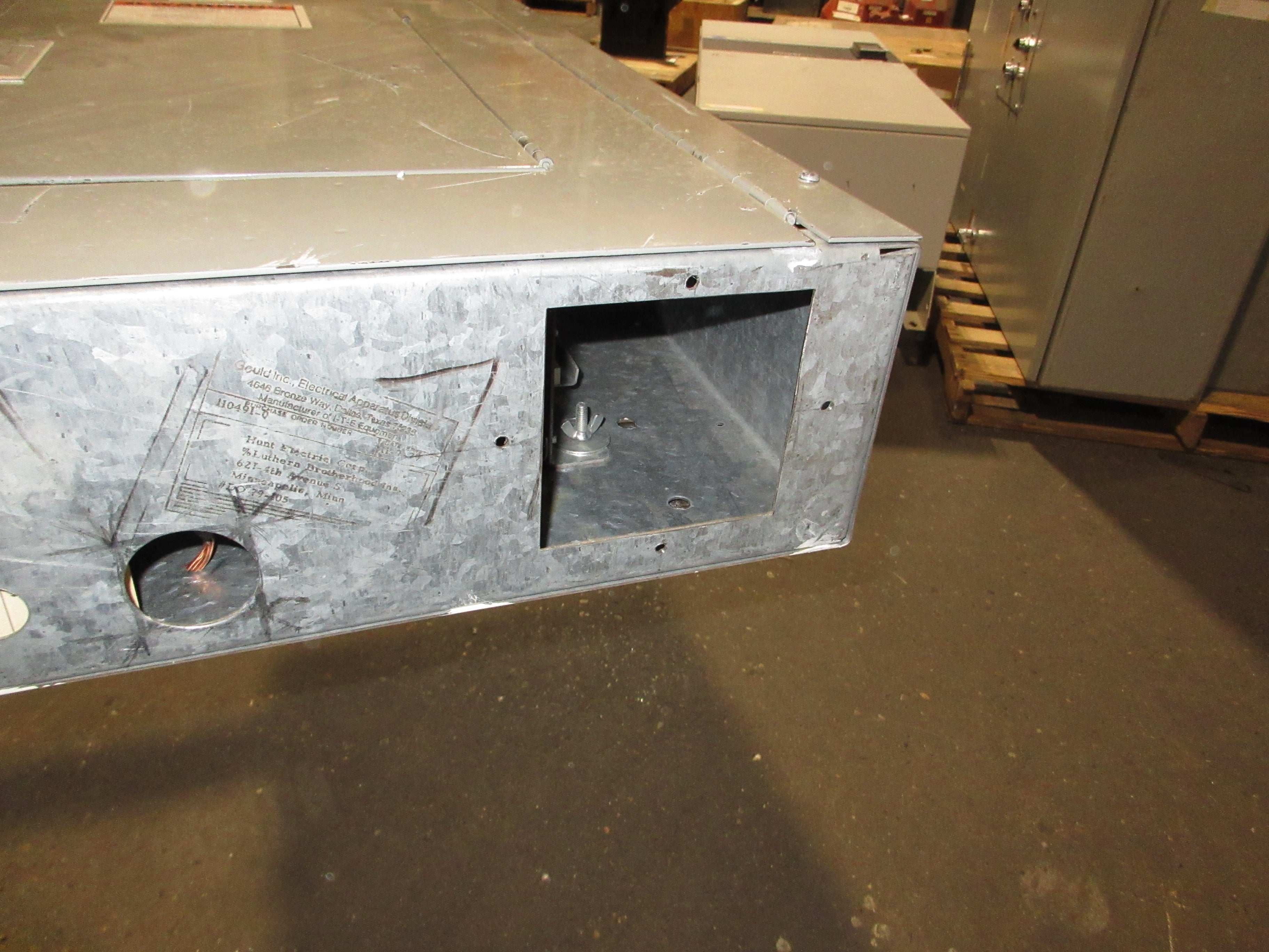 ITE Main Breaker Circuit Breaker Panel NLAB 100A Main 100A Max 120/208V 3Ph 4W