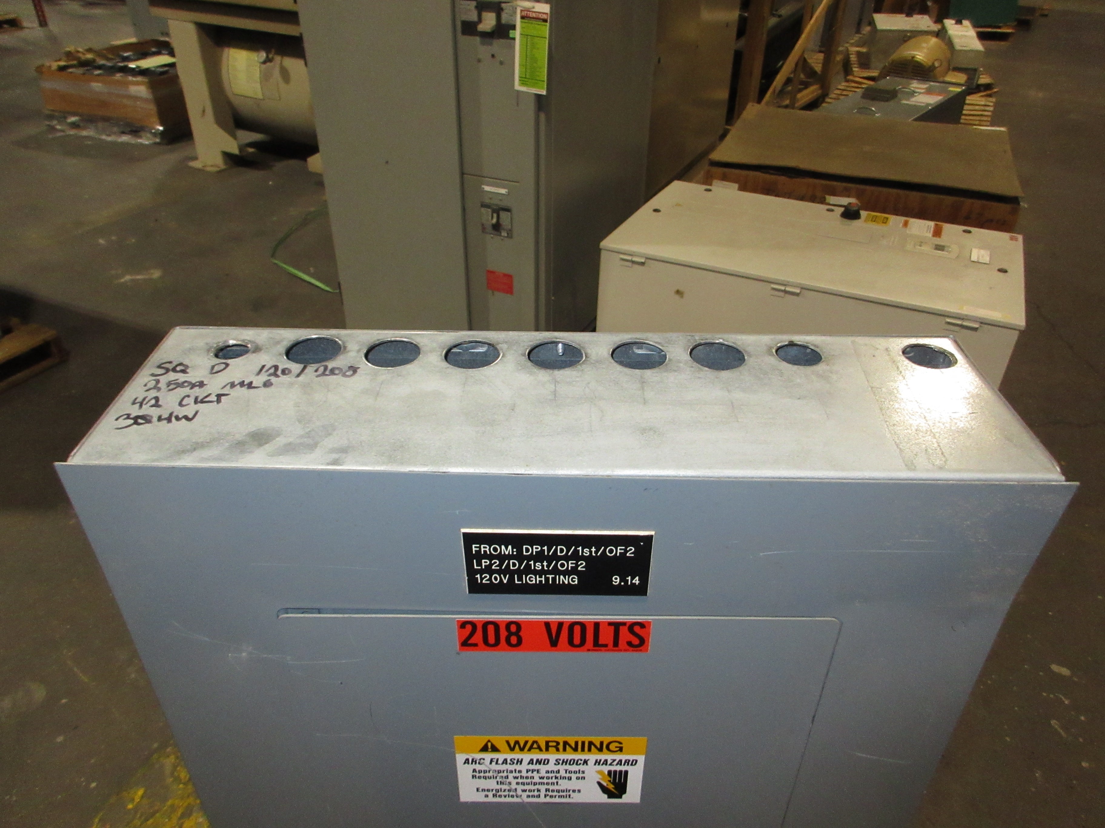 Square D Main Lug Breaker Panel NF454L2C 250A Max 208Y/120V 3Ph 4W 42-Slot Used