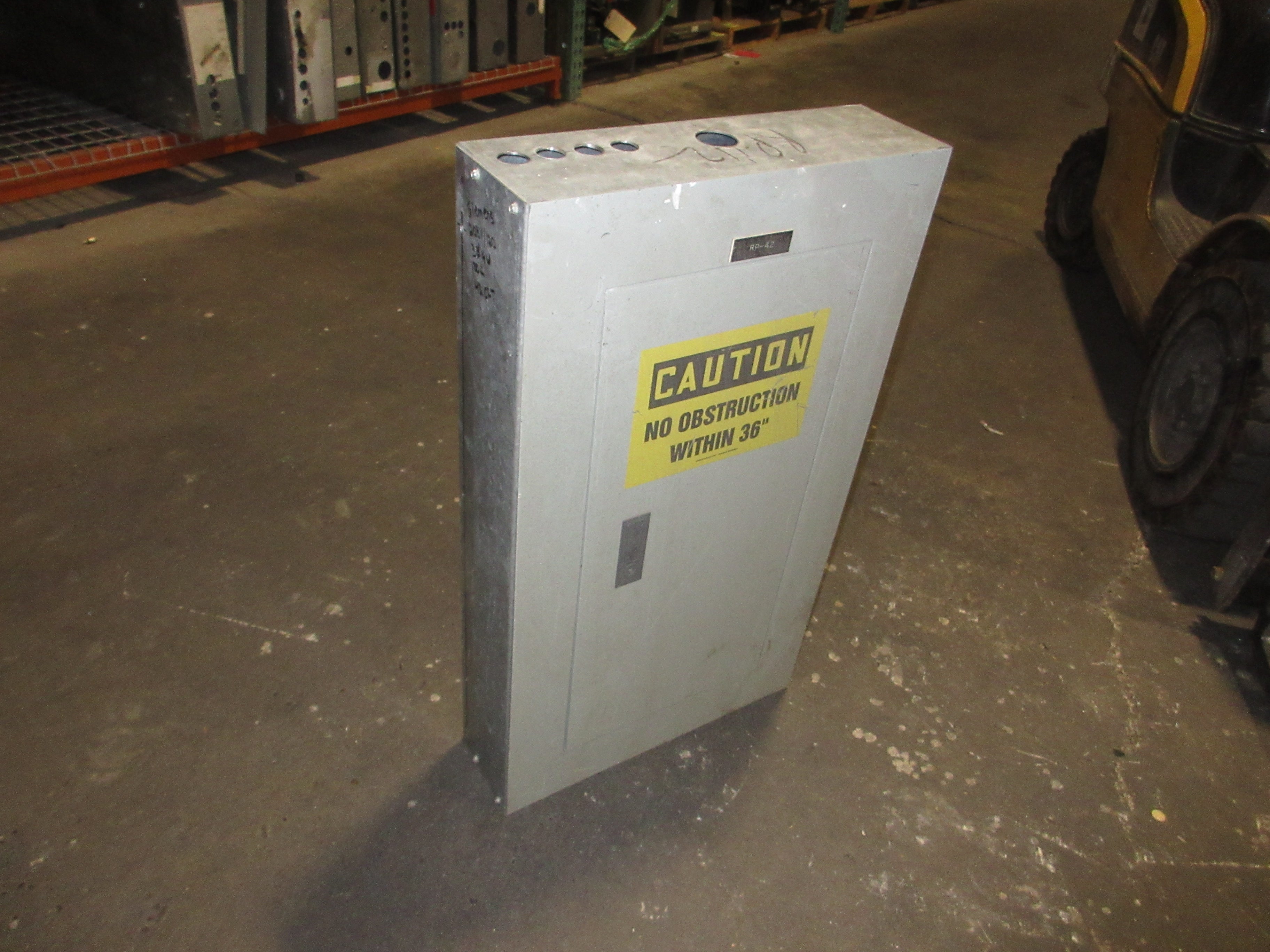 ITE Main Lug Breaker Panel BG42ML4100STM 100A Max 208Y/120V 3Ph 4W 42-Slot Used