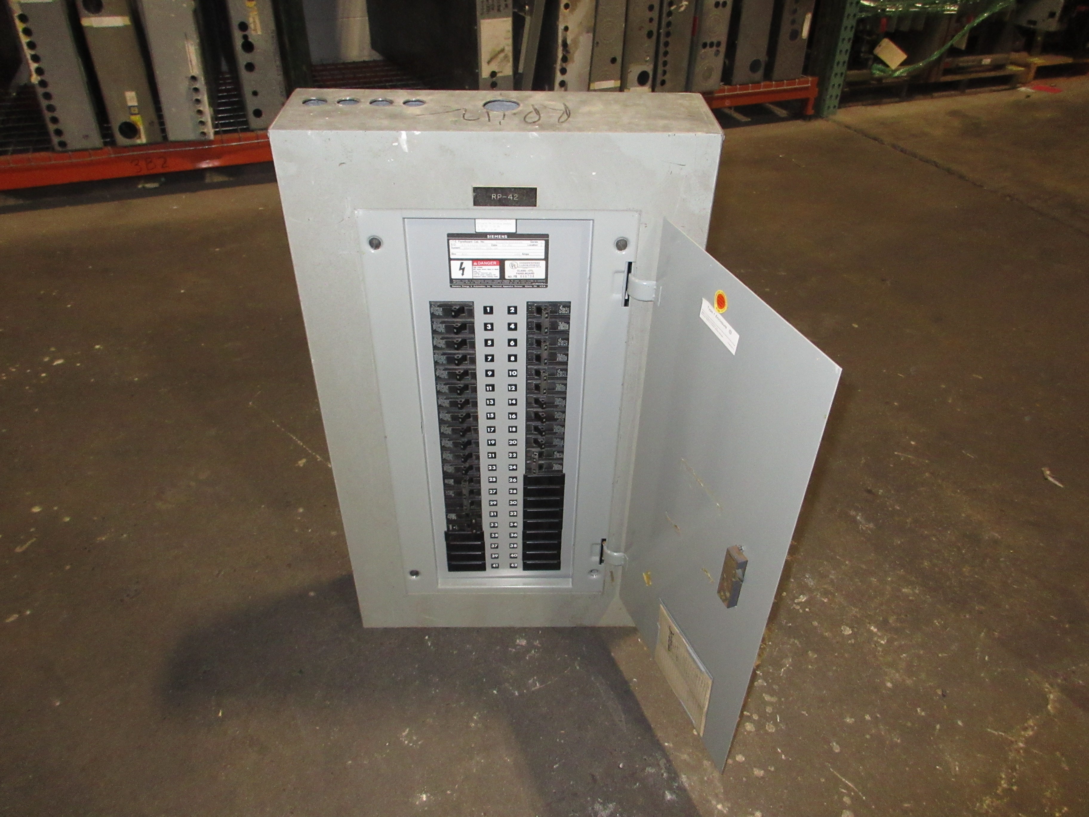 ITE Main Lug Breaker Panel BG42ML4100STM 100A Max 208Y/120V 3Ph 4W 42-Slot Used