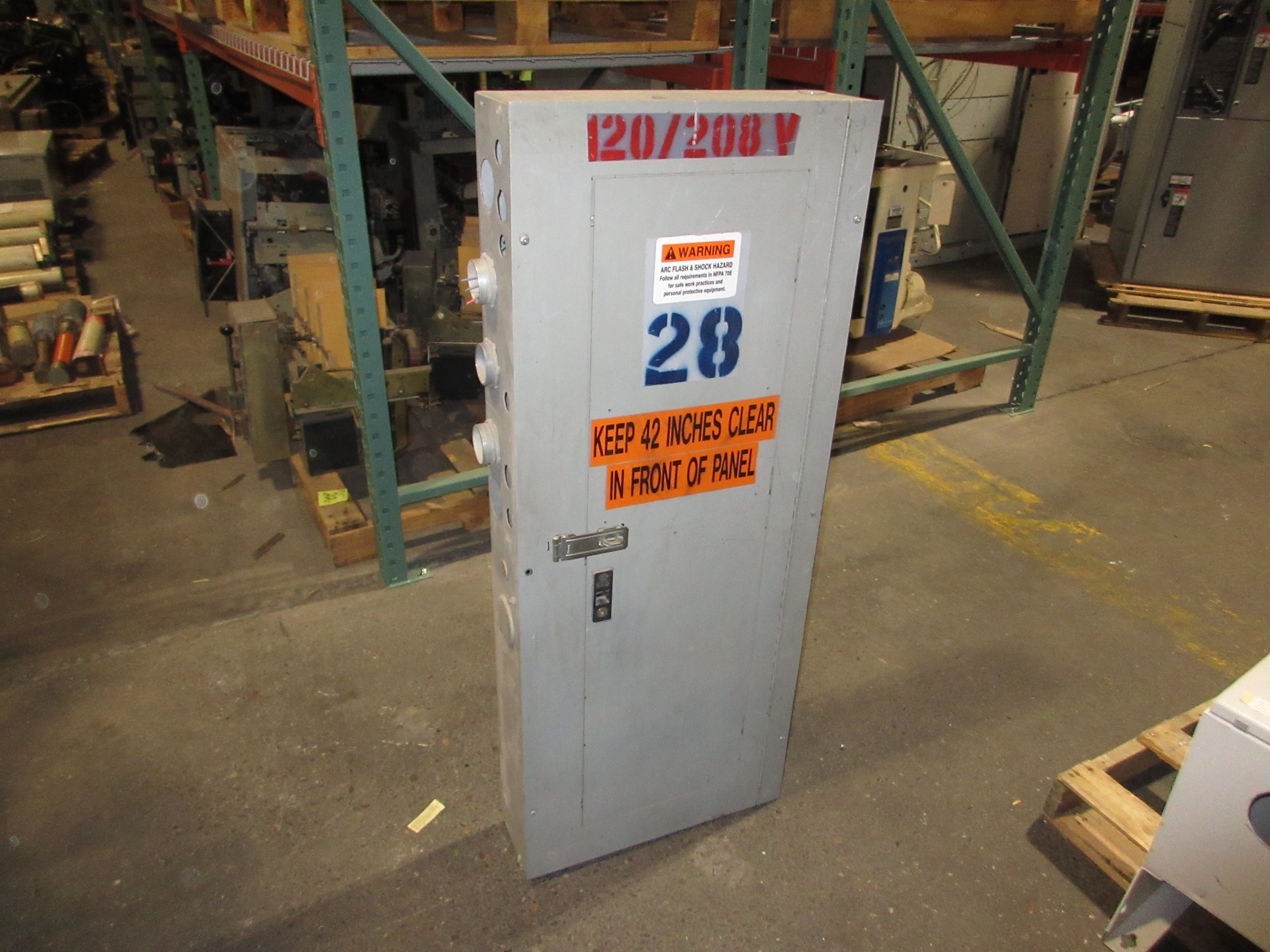 GE Main Breaker Circuit Breaker Panel 200A Main 208/120V 42-Slot Used