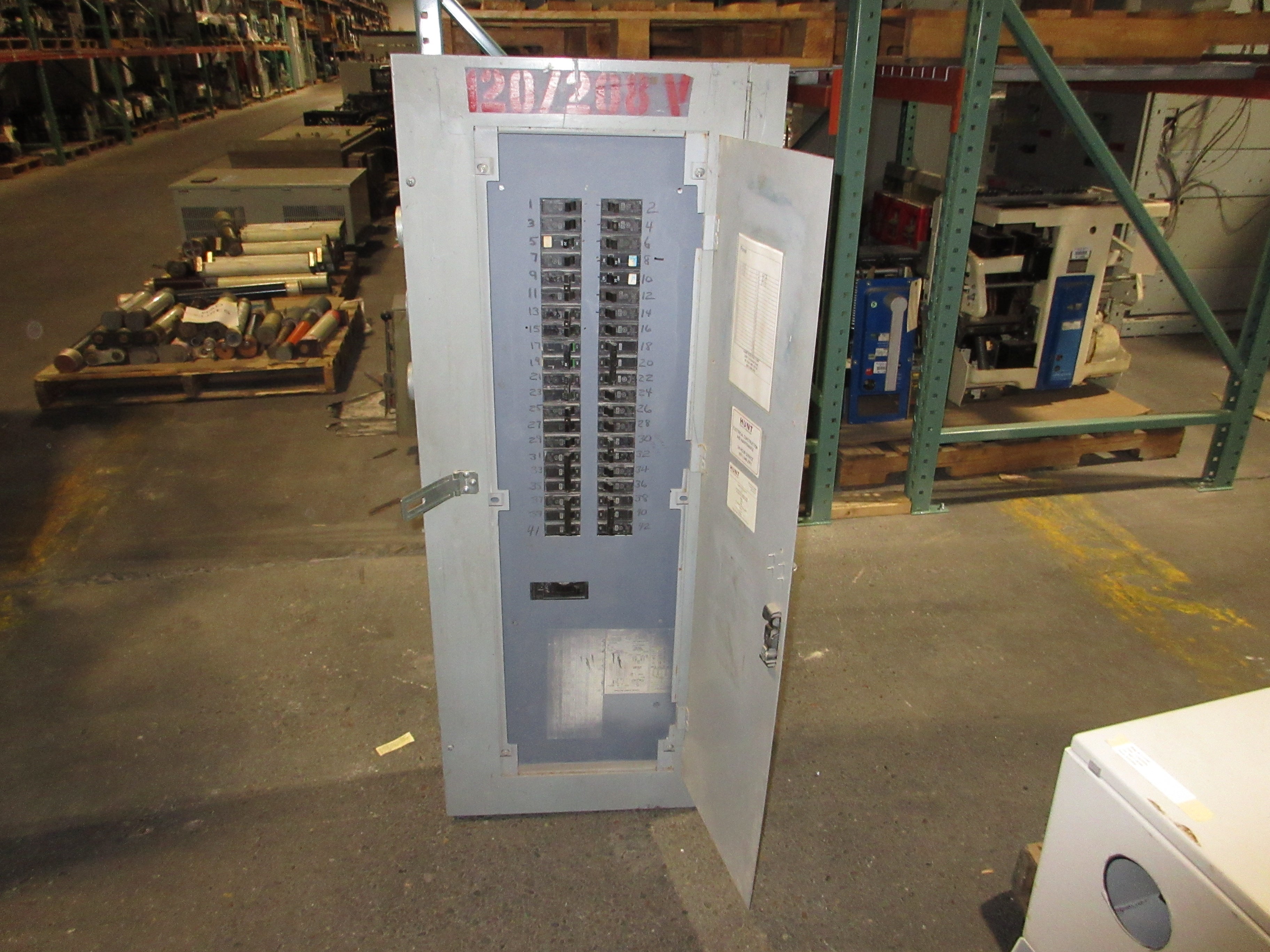 GE Main Breaker Circuit Breaker Panel 200A Main 208/120V 42-Slot Used