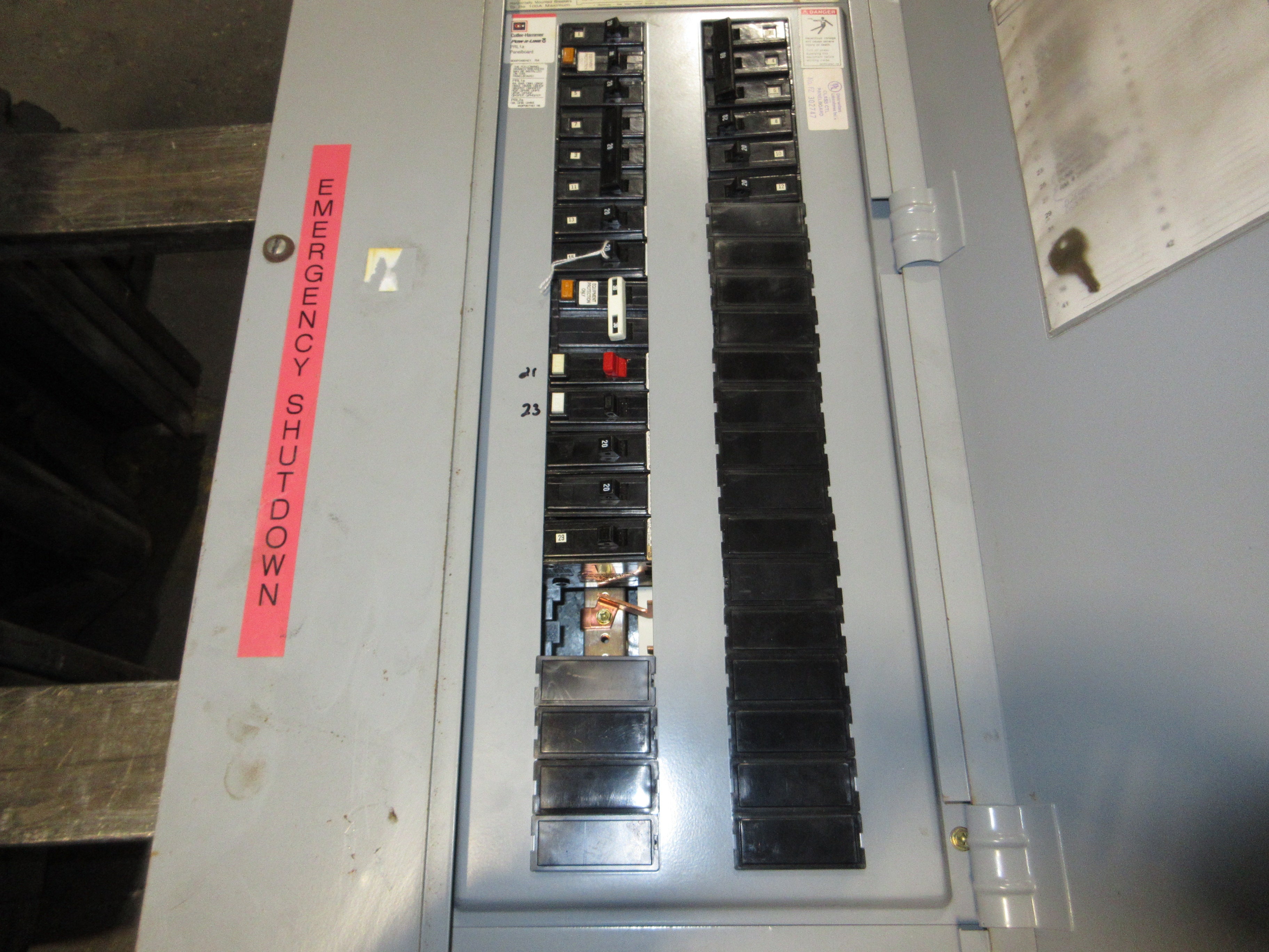 Cutler-Hammer Main Lug Breaker Panel 1C96649G02 225A Max 208/120V 3Ph 4W Used