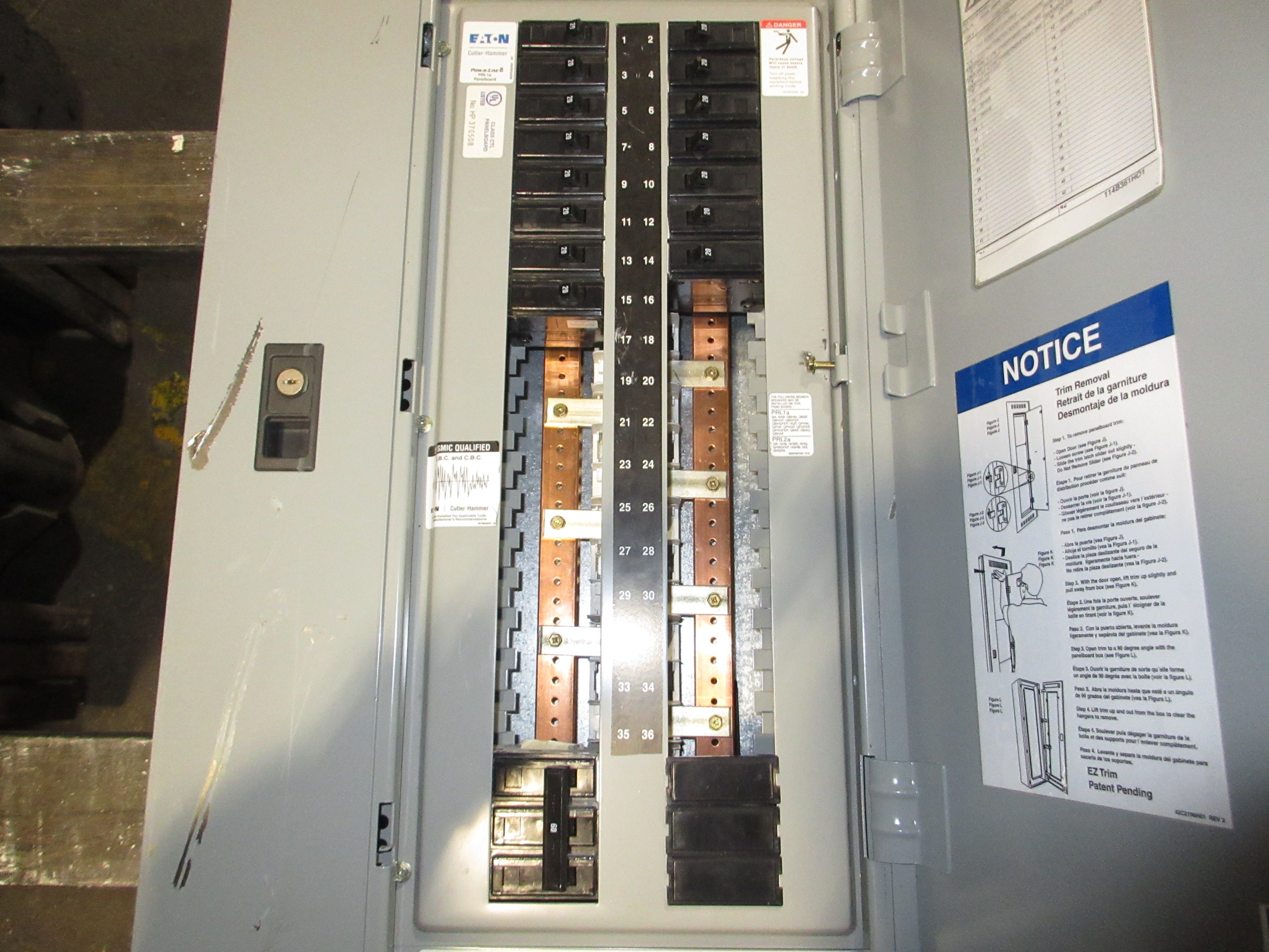 Eaton Main Lug Breaker Panel 1C96646G02 100A Max 208Y/120V 3Ph 4W 42-Slot Used