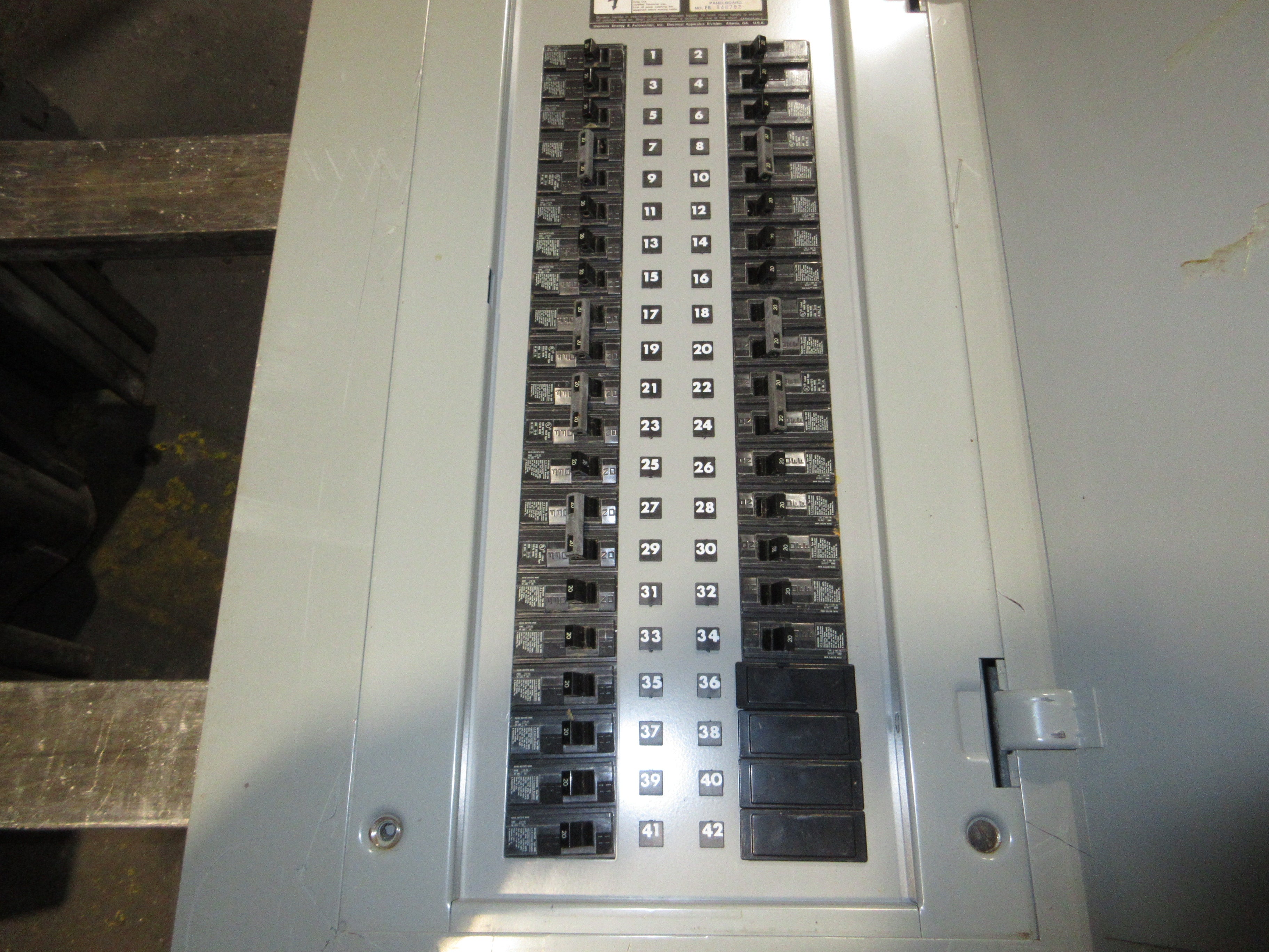 Siemens Main Lug Breaker Panel BG42ML4100STM 100A Max 208Y/120V 3Ph 4W 42-Slot