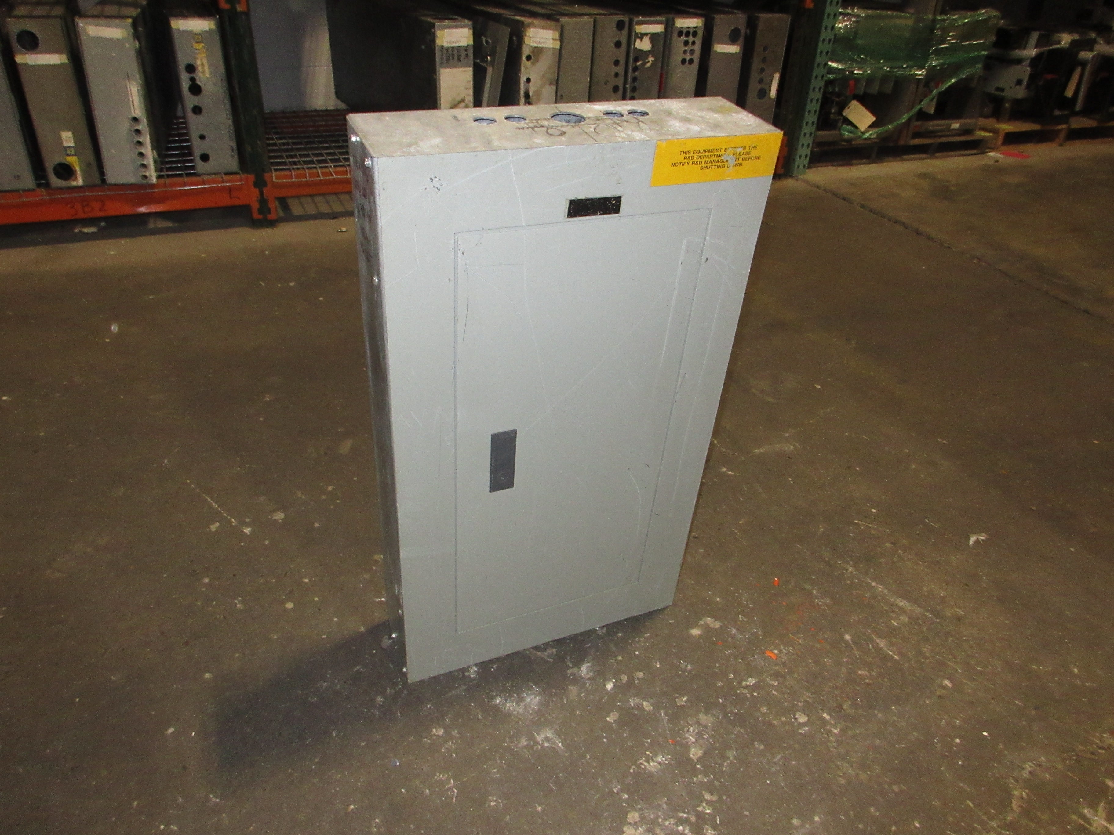 Siemens Main Lug Breaker Panel BG42ML4100STM 100A Max 208Y/120V 3Ph 4W 42-Slot