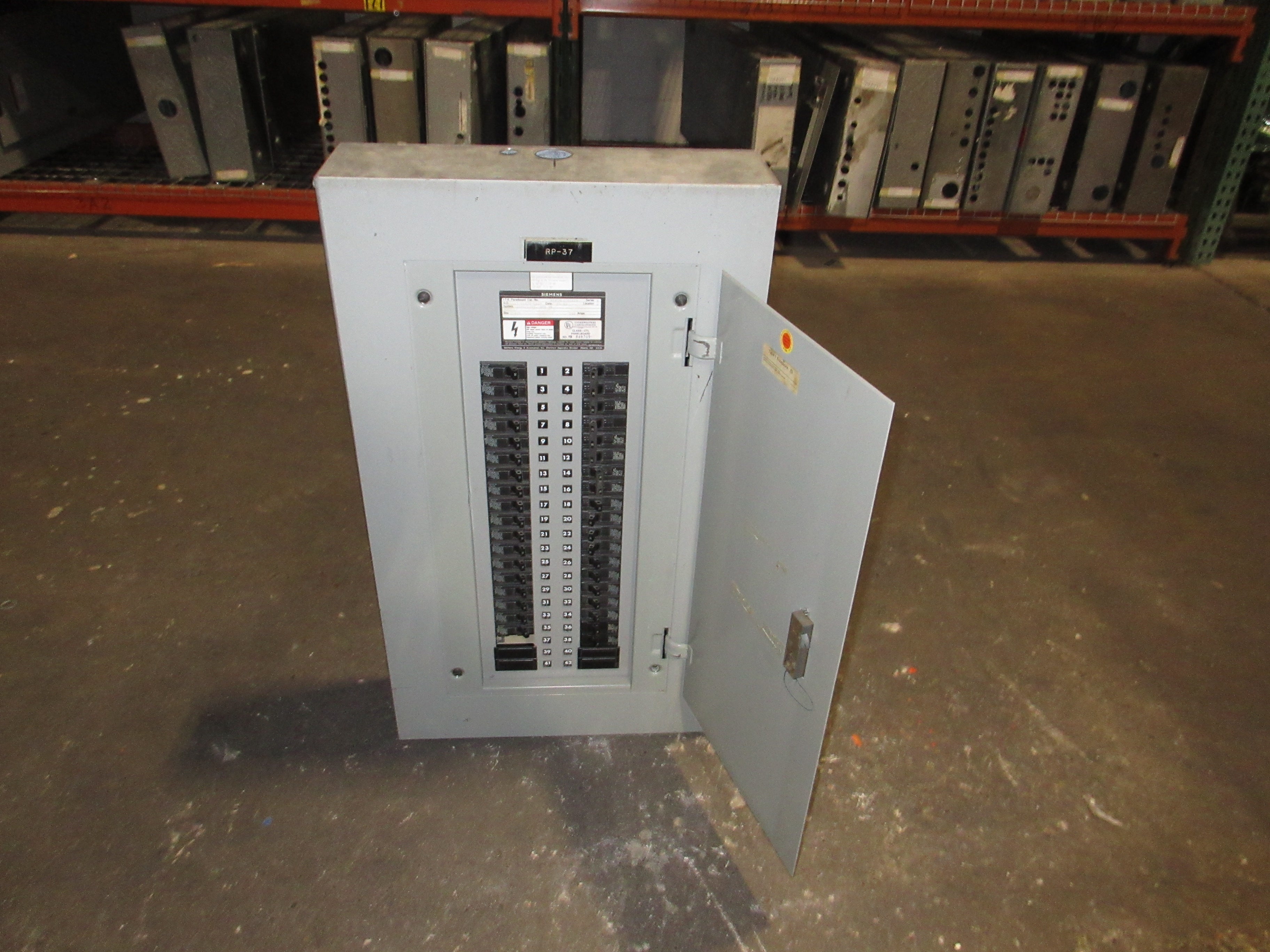Siemens Main Lug Breaker Panel BG42ML4100STM 100A Max 208Y/120V 3Ph 4W Used