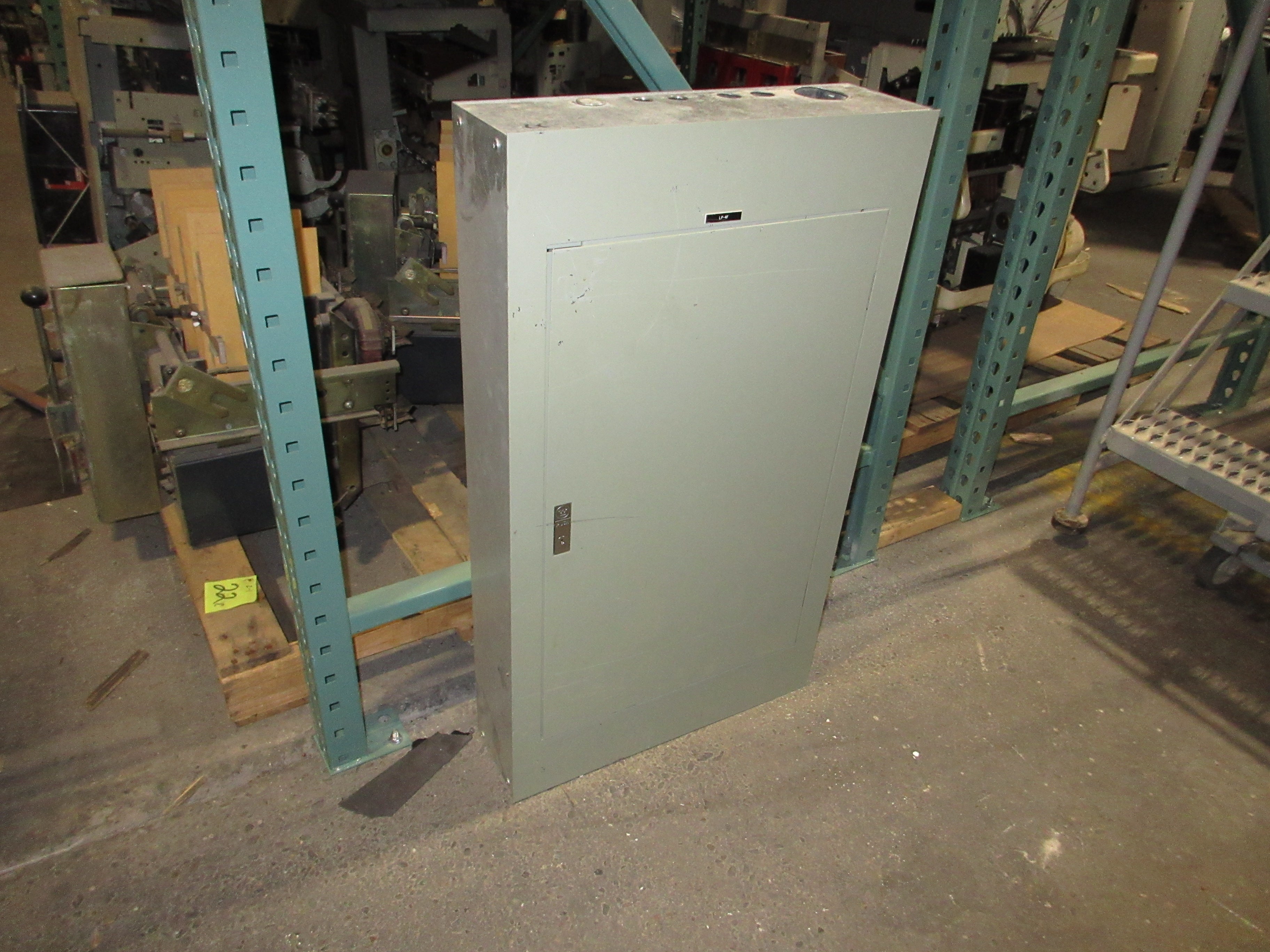 Westinghouse Main Breaker Circuit Breaker Panel MP 32229 225A Max 120/208V Used
