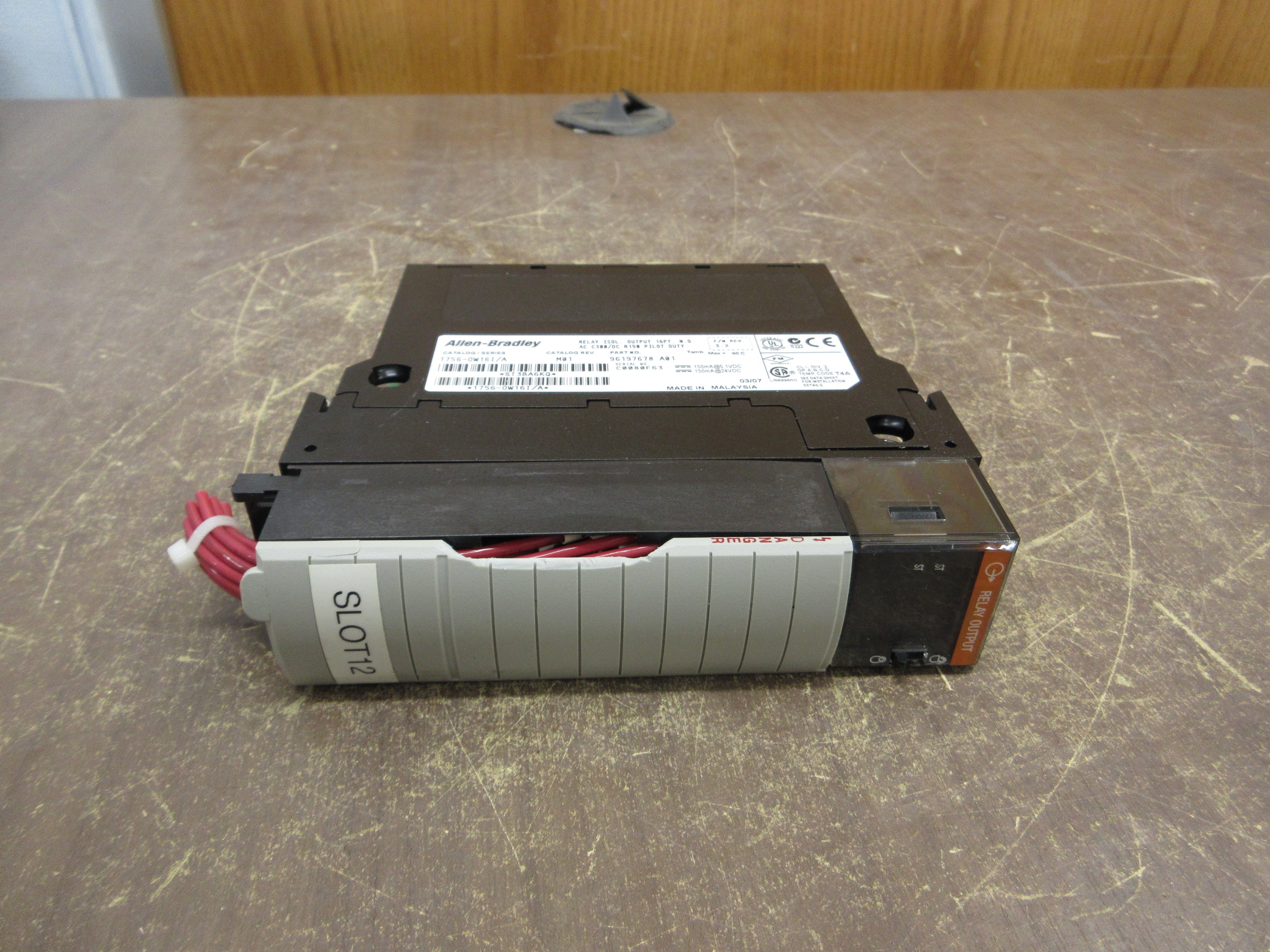 Allen-Bradley ControlLogix Relay Isolated Output Module 1756-OW16I Ser. A Used
