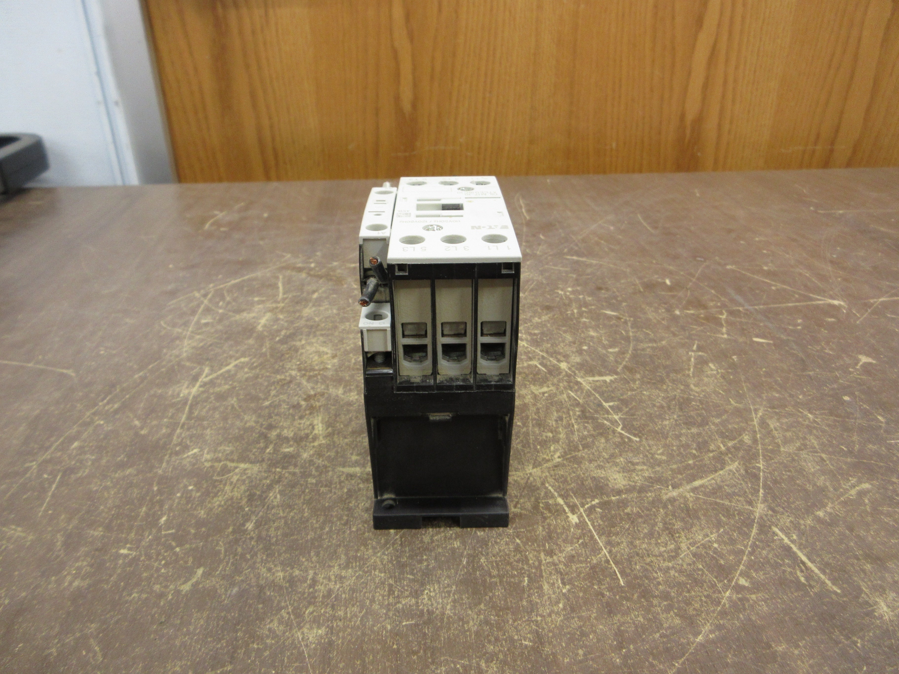 Eaton Contactor DIL M17-10 XTCE018C10 120V Coil 40A 600V Used
