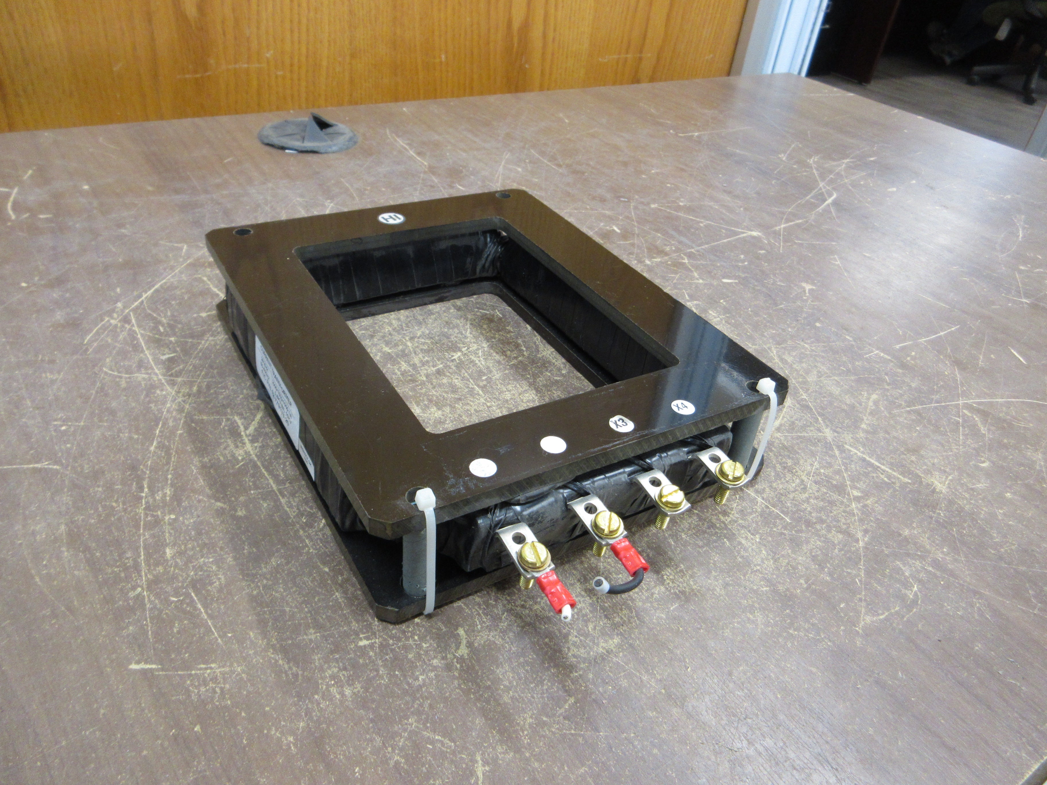 EIC Current Transformer 12-779133-20 Ratio 2000/1600/1000:1A 50-400Hz 600V Used