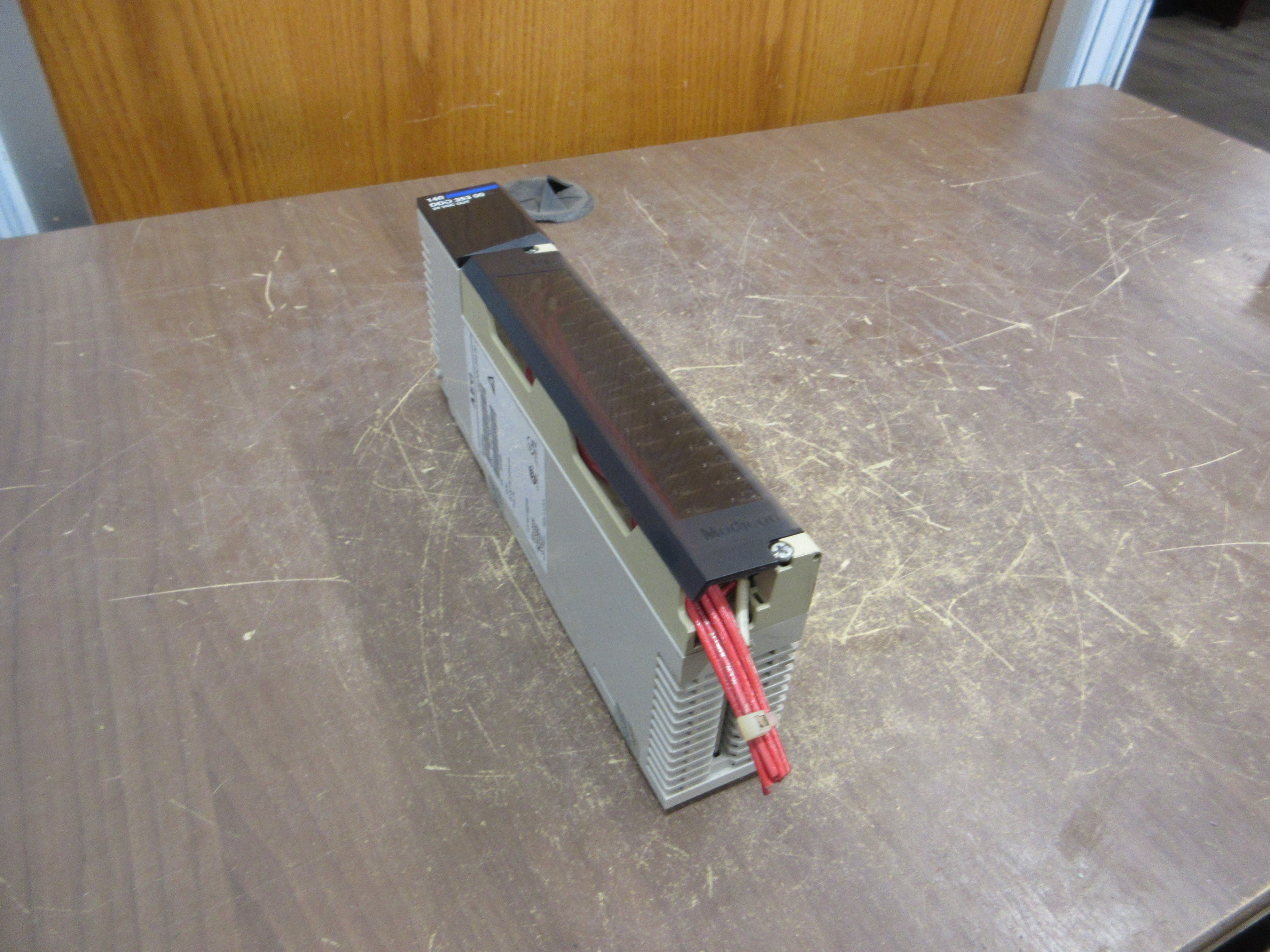 AEG Modican Discrete Output Module 140 DDO 353 00 24VDC 4x8 Source 0.5A/PT Used