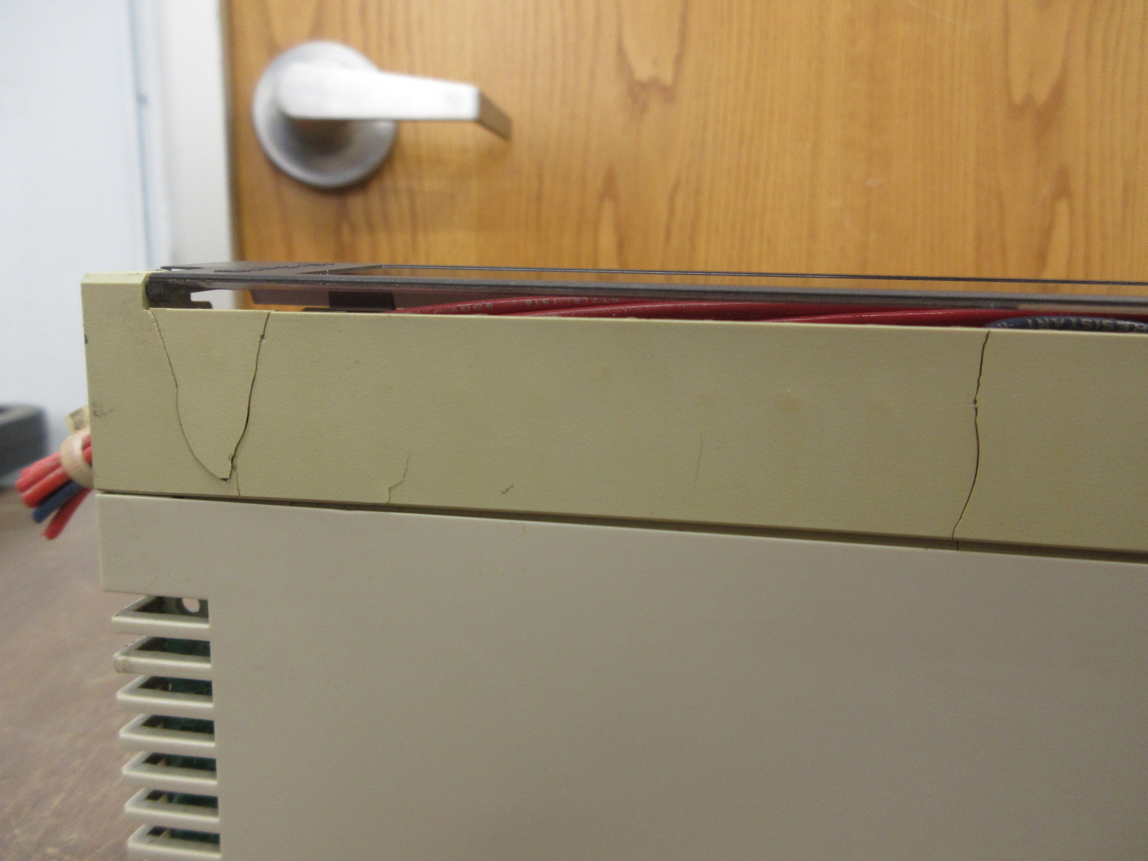 AEG Modican Discrete Output Module 140 DDO 353 00 24VDC 4x8 Source 0.5A/PT Used