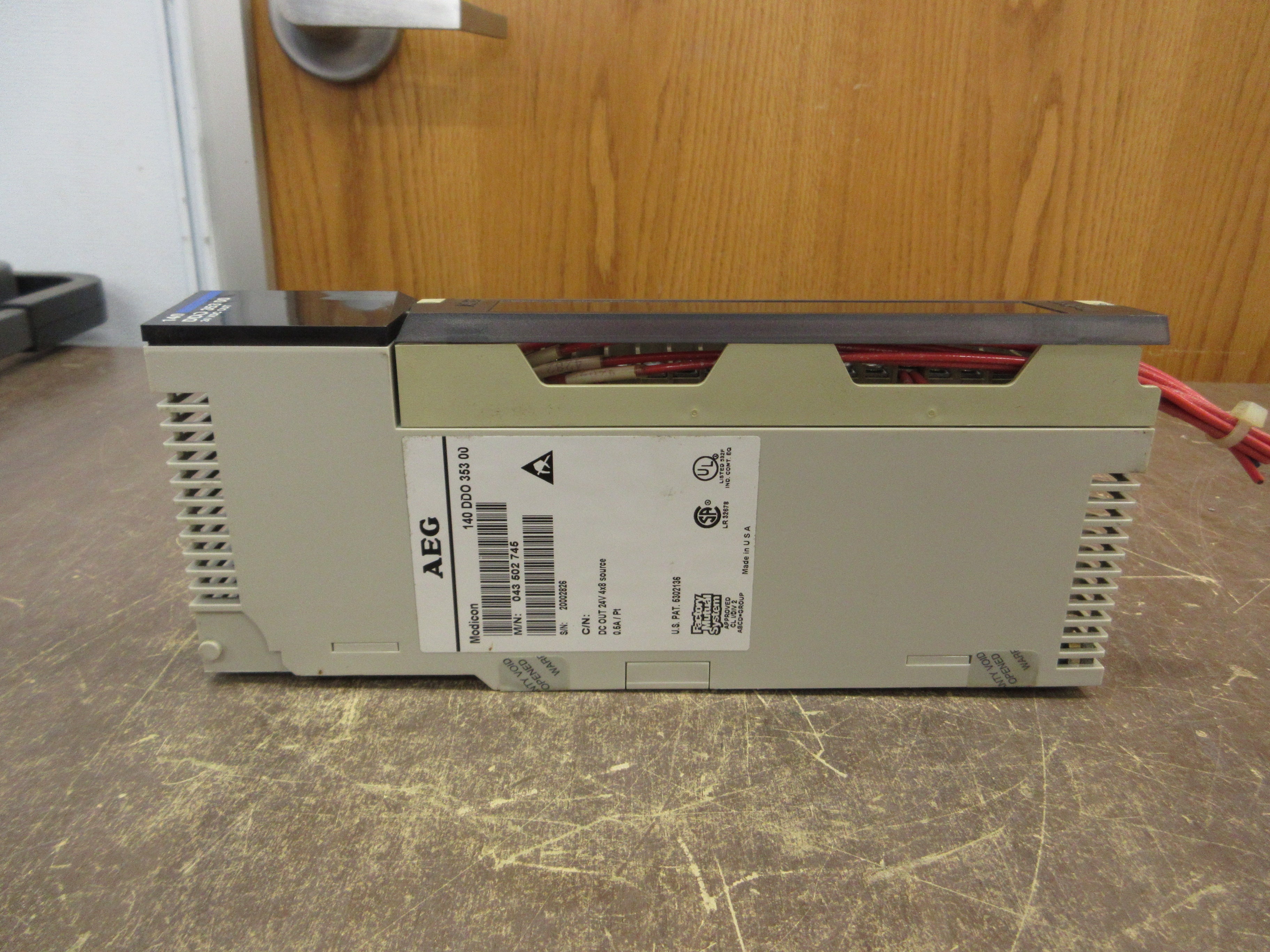 AEG Modican Discrete Output Module 140 DDO 353 00 24VDC 4x8 Source 0.5A/PT Used