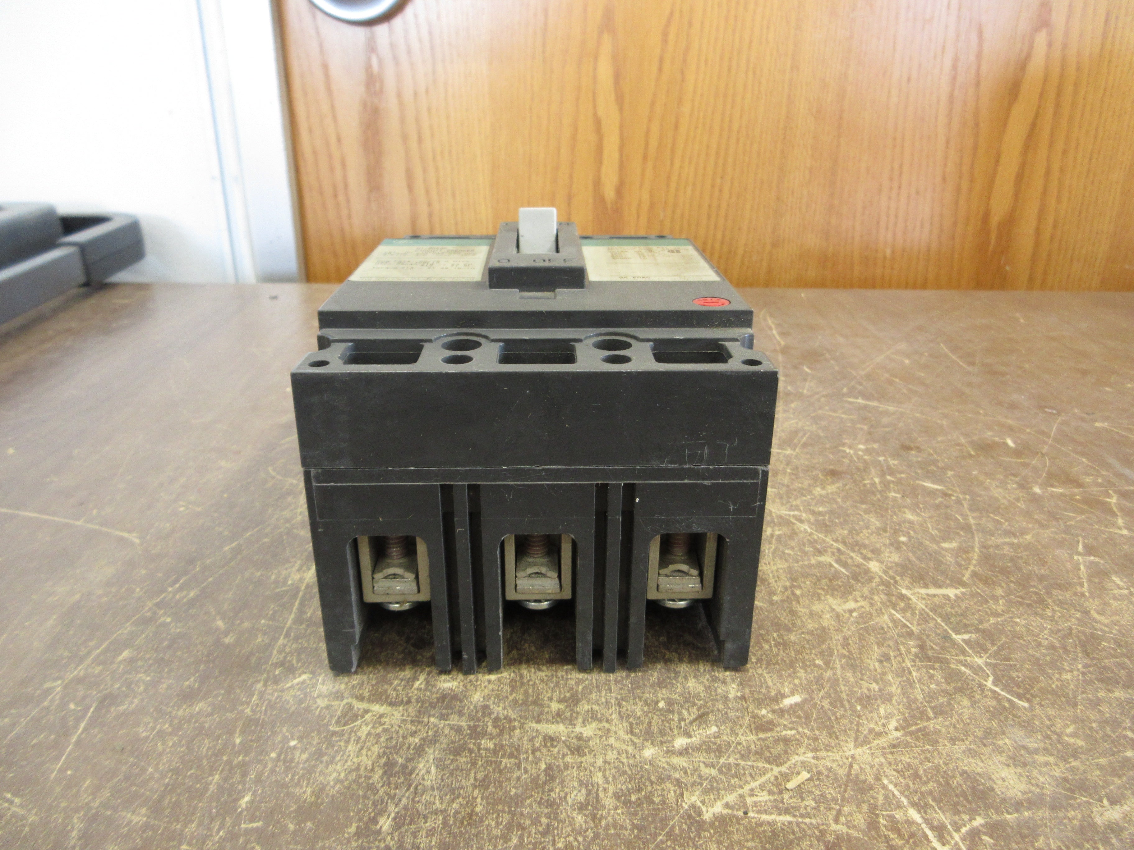GE Circuit Breaker THED136020 20A 600V 3P New Surplus