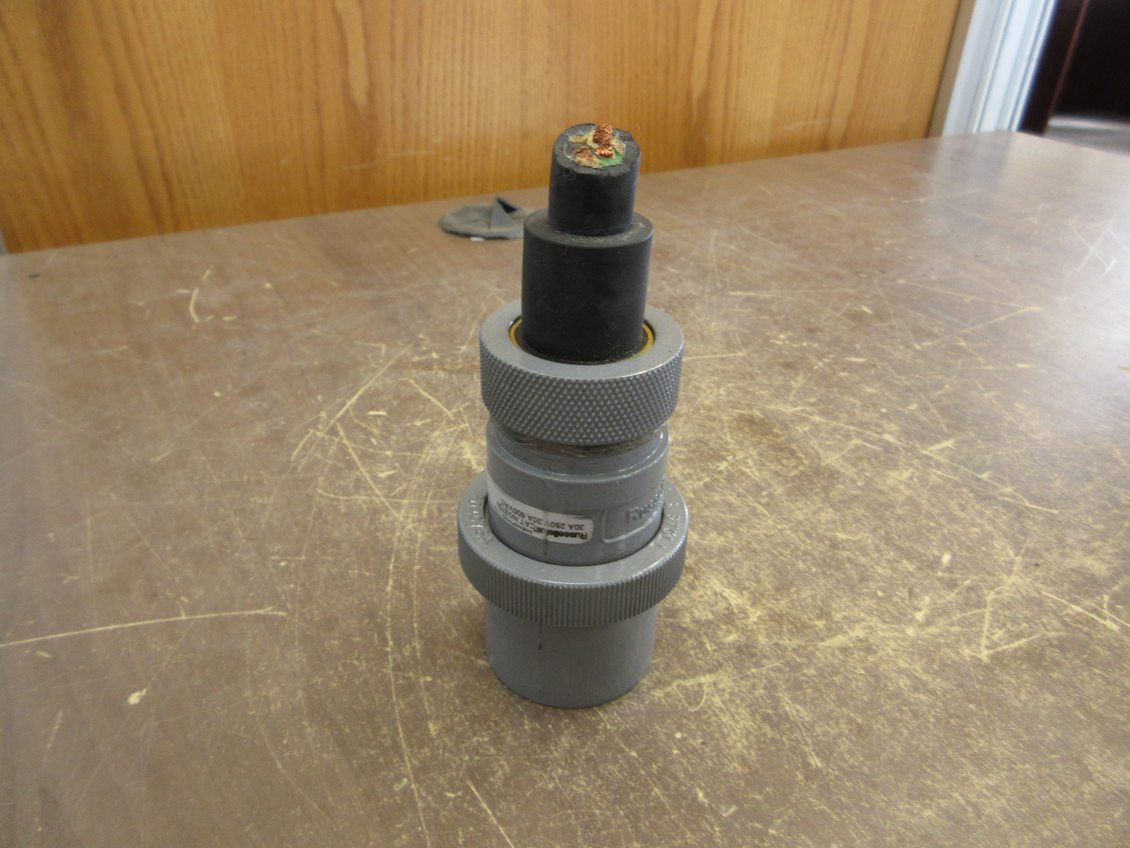RussellStoll Plug NO3750 20A@600V 30A@250V 2W 3P Used