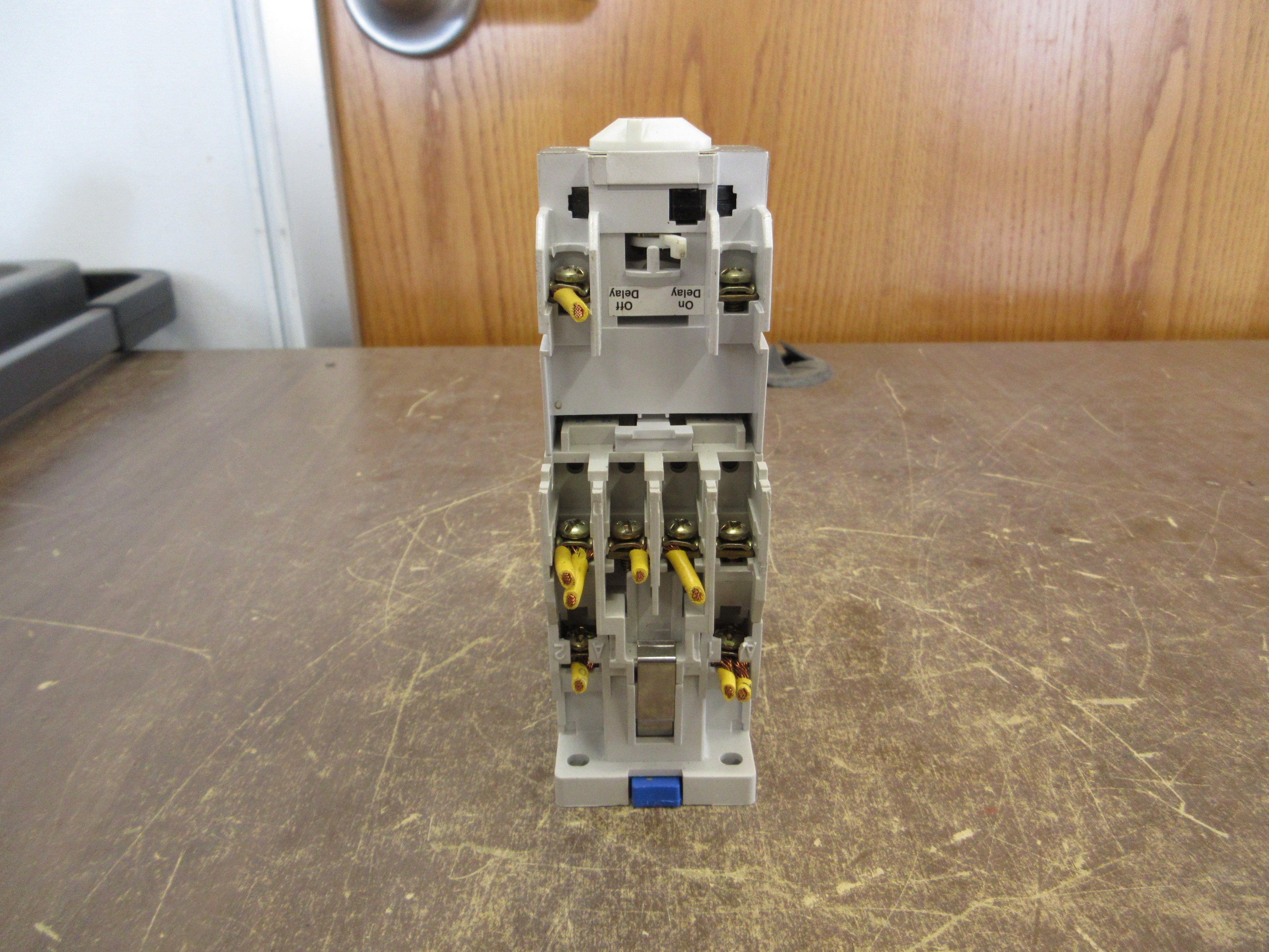 Cutler-Hammer Timing Relay C320TP2 Ser. A1 120V Coil Range: 10-180 Sec Used