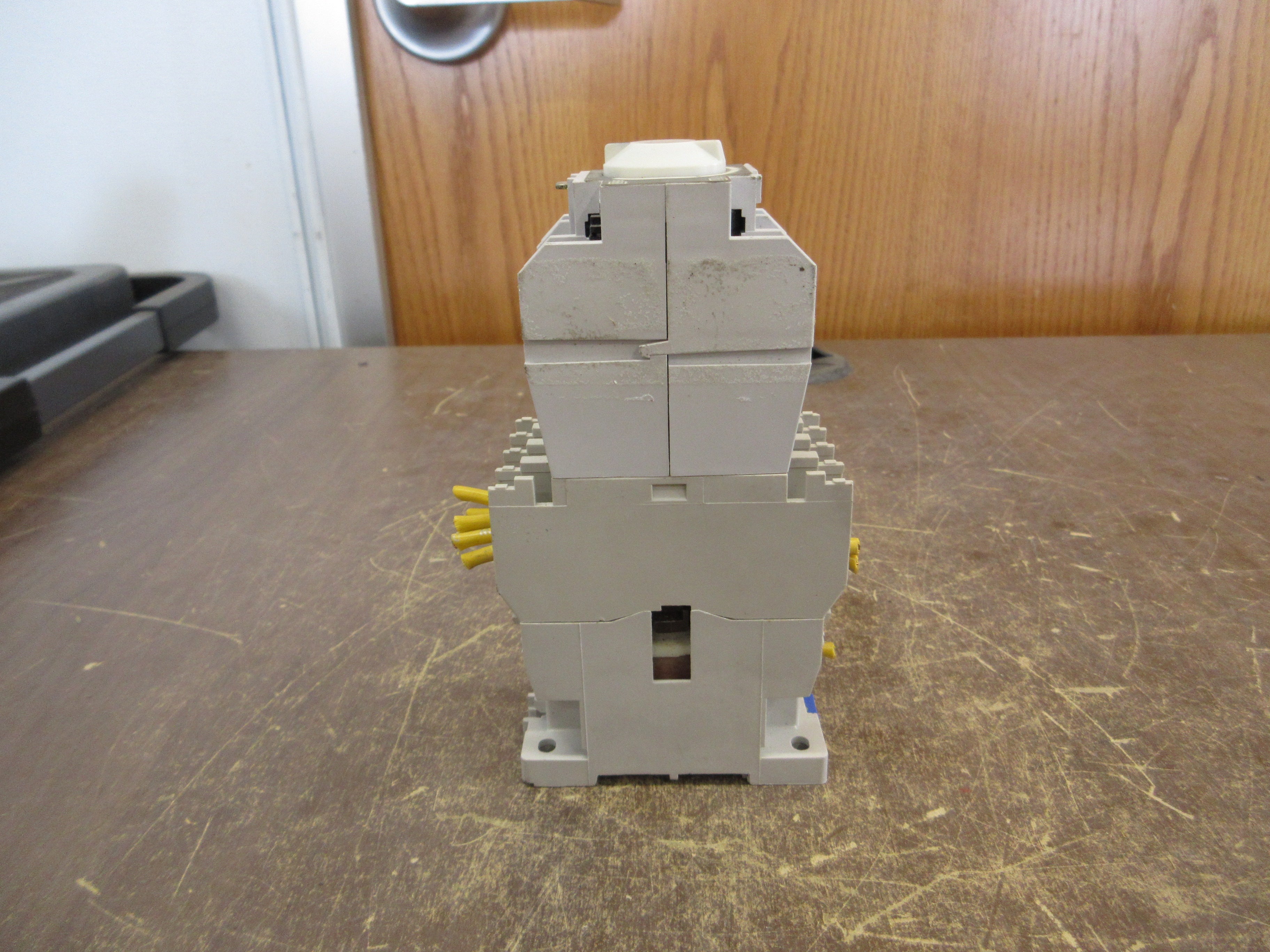 Cutler-Hammer Timing Relay C320TP2 Ser. A1 120V Coil Range: 10-180 Sec Used