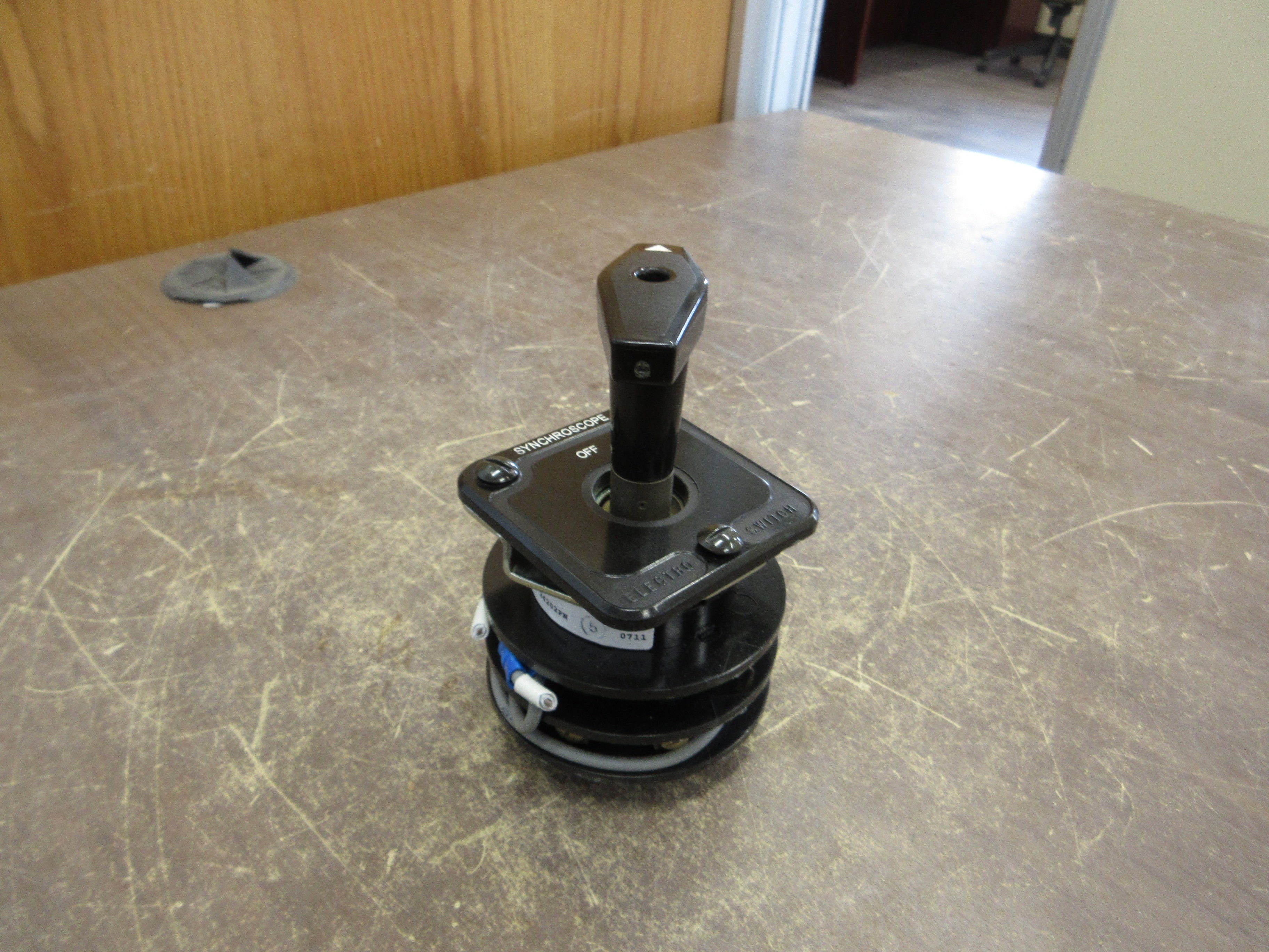 Electroswitch Series 24 Synchroscope Rotary Switch 24202PN Used