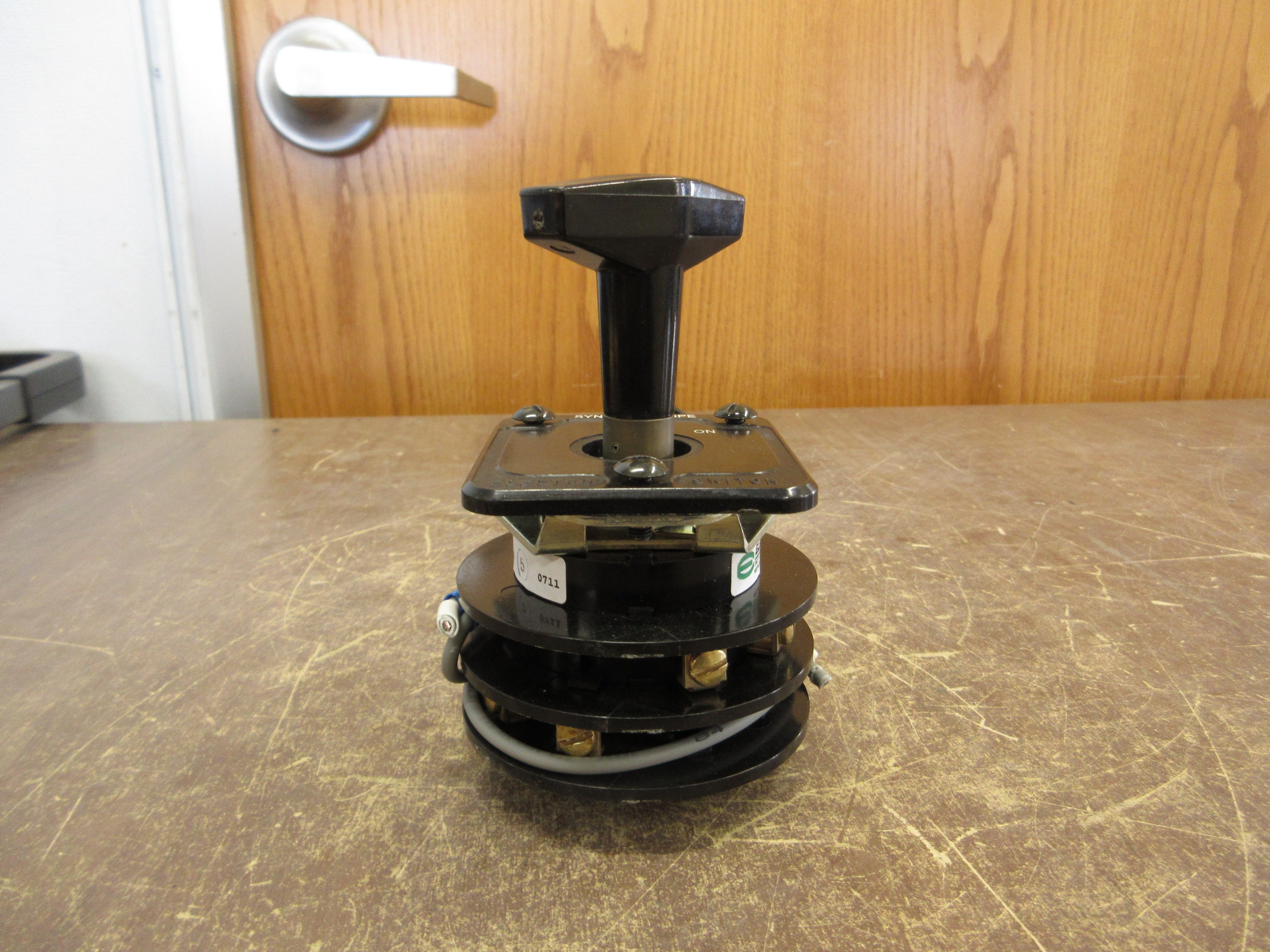 Electroswitch Series 24 Synchroscope Rotary Switch 24202PN Used