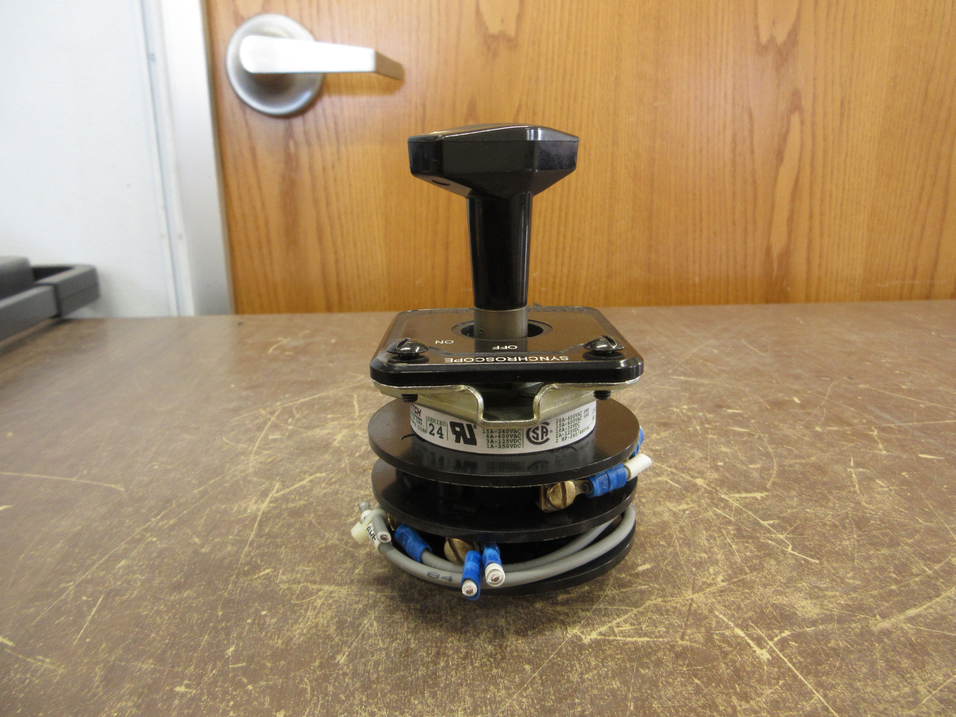 Electroswitch Series 24 Synchroscope Rotary Switch 24202PN Used