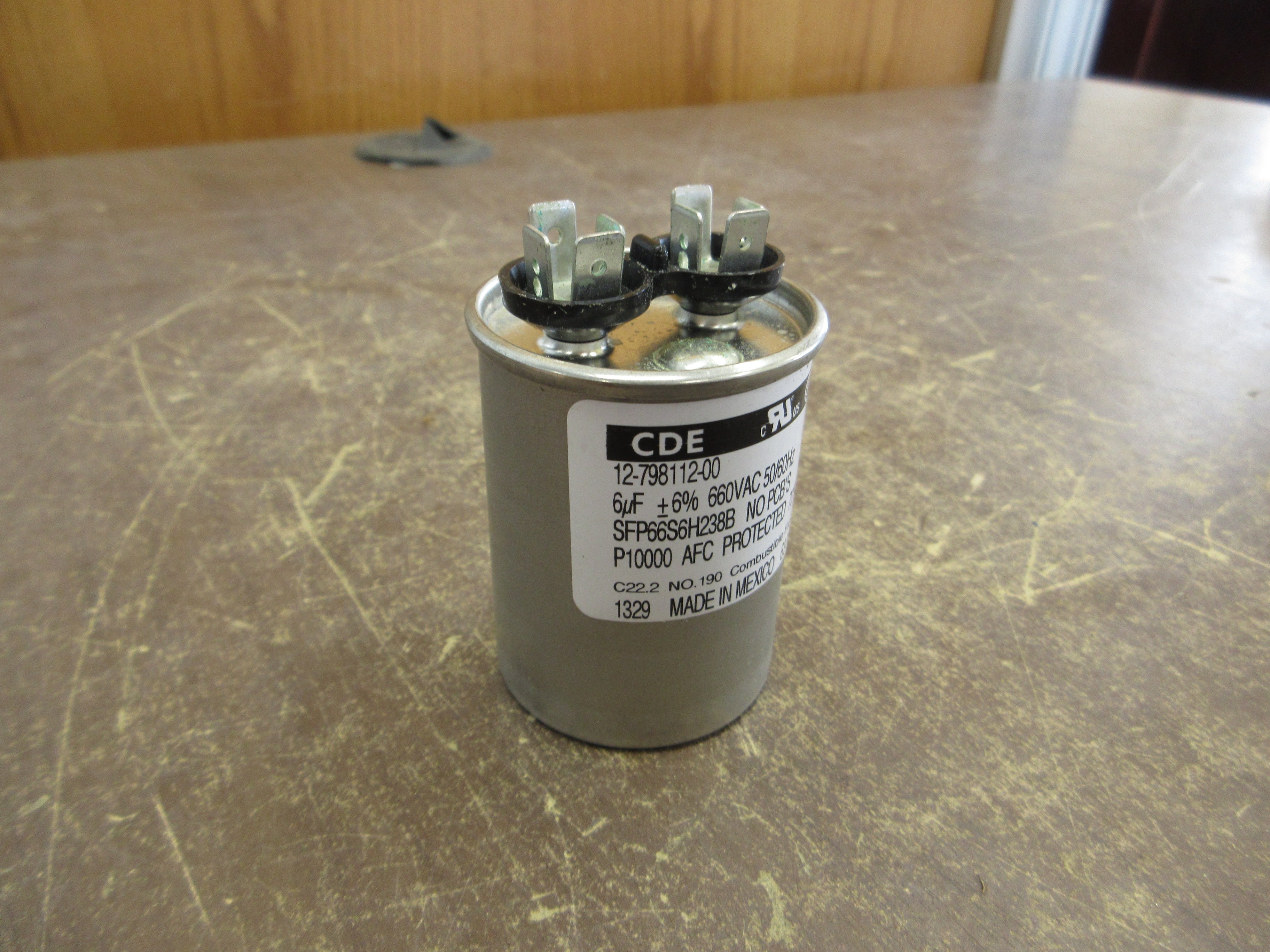 CDE Capacitor 12-798112-00 6uF 660V 50/60Hz Used