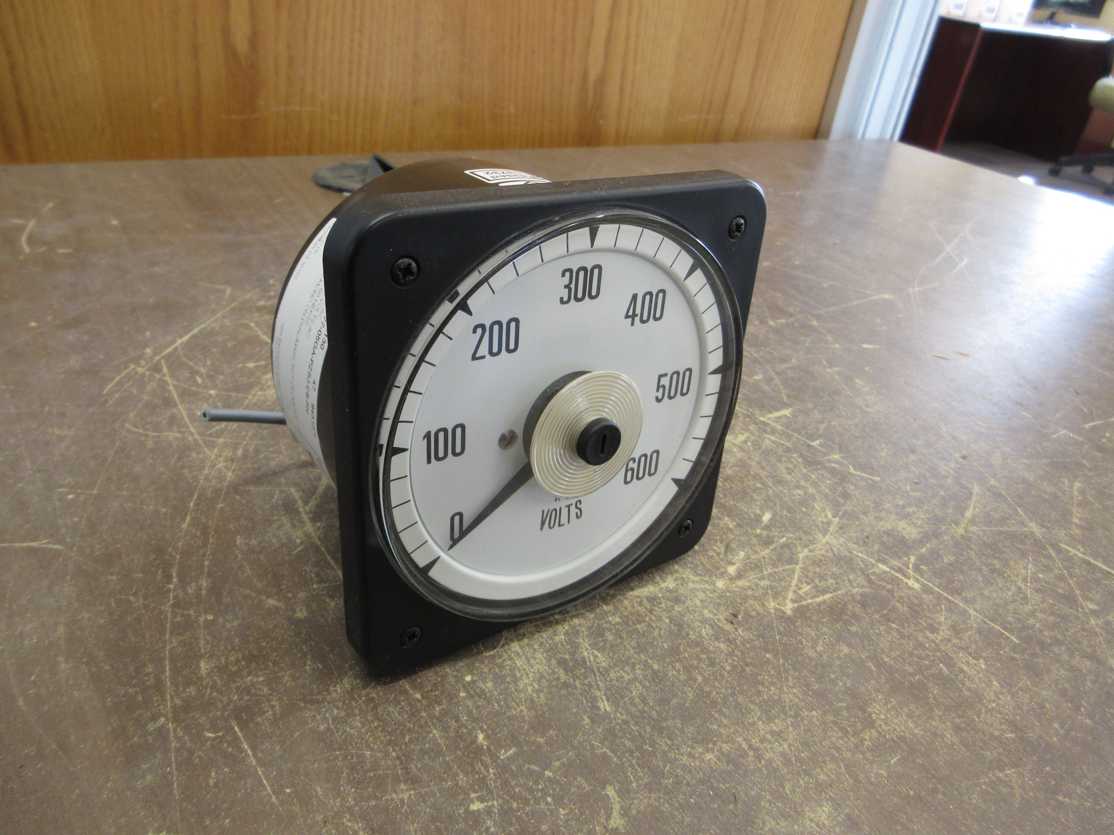 Crompton AC Voltmeter 077-05GA-PZSJ-C6-SN Range: 0-600V Used