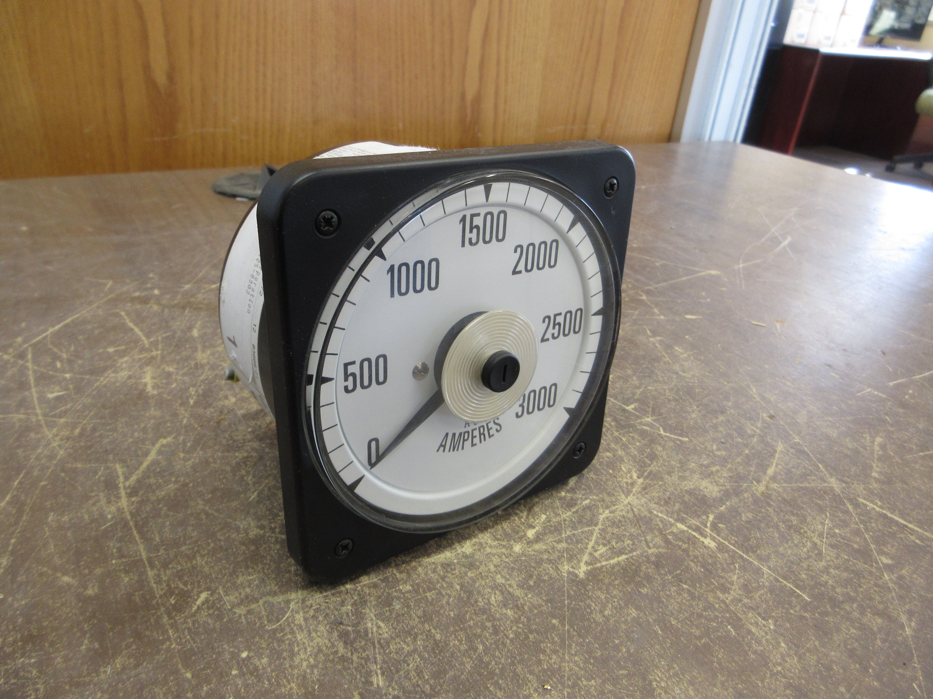 Crompton AC Ammeter 077-05FA-LSUA-C6-SN Range: 0-3000A Used