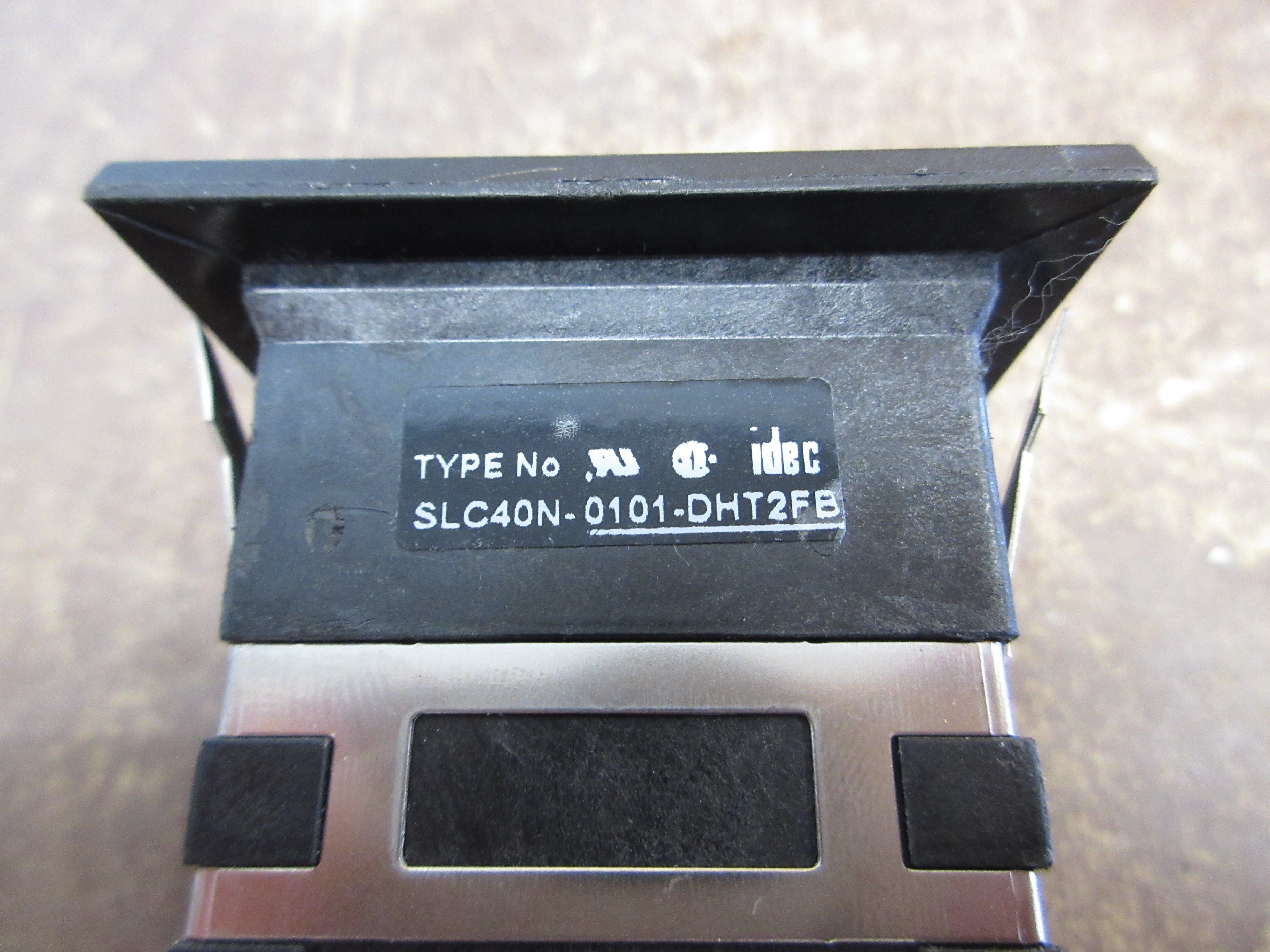 Idec Annunciator SLC40N-0101-DHT2FB Size: 1X1 Used