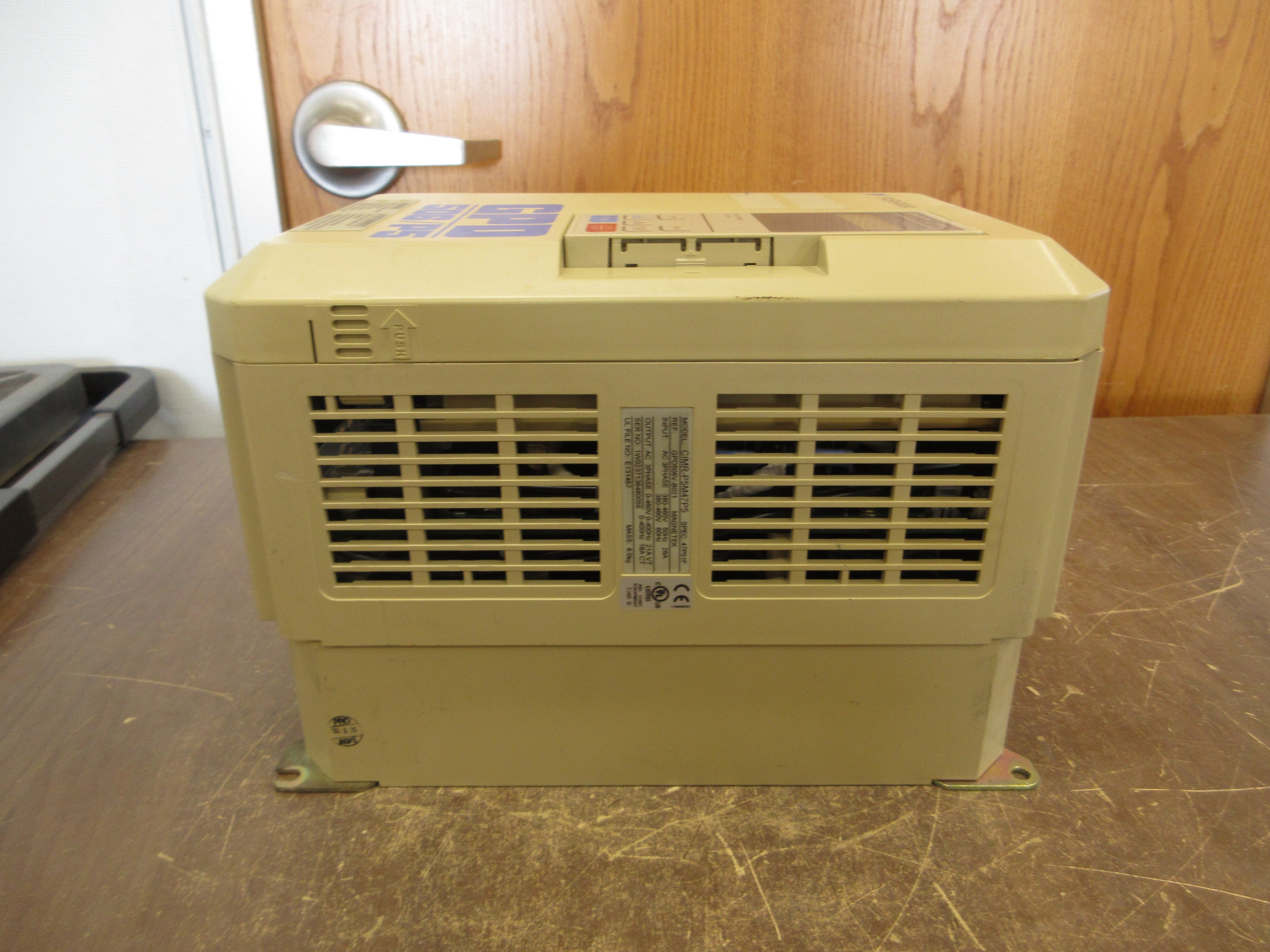 Yaskawa GPD506/P5 AC Drive CIMR-P5M47P5 15HP 3Ph w/ Keypad Used