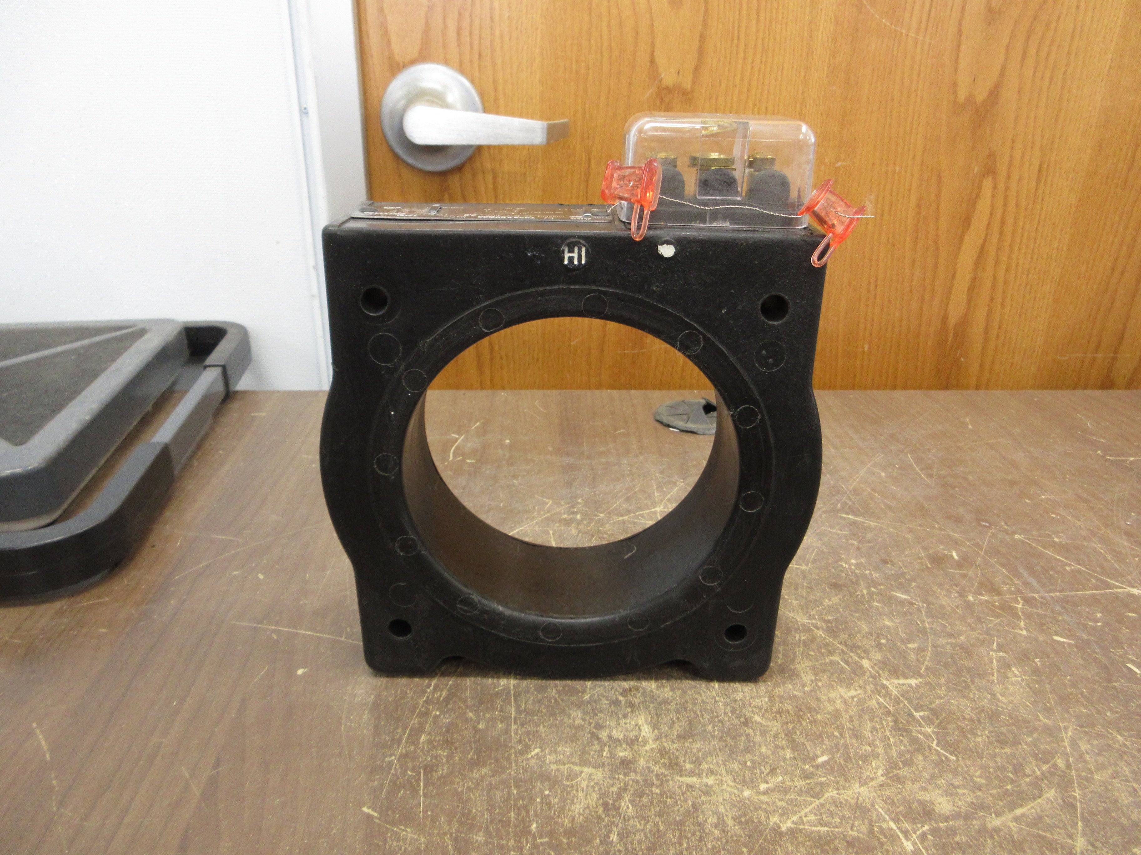 ABB Type CLC Current Transformer 7524A59G03 Ratio 1200:5A 60Hz 600V 10kV BIL