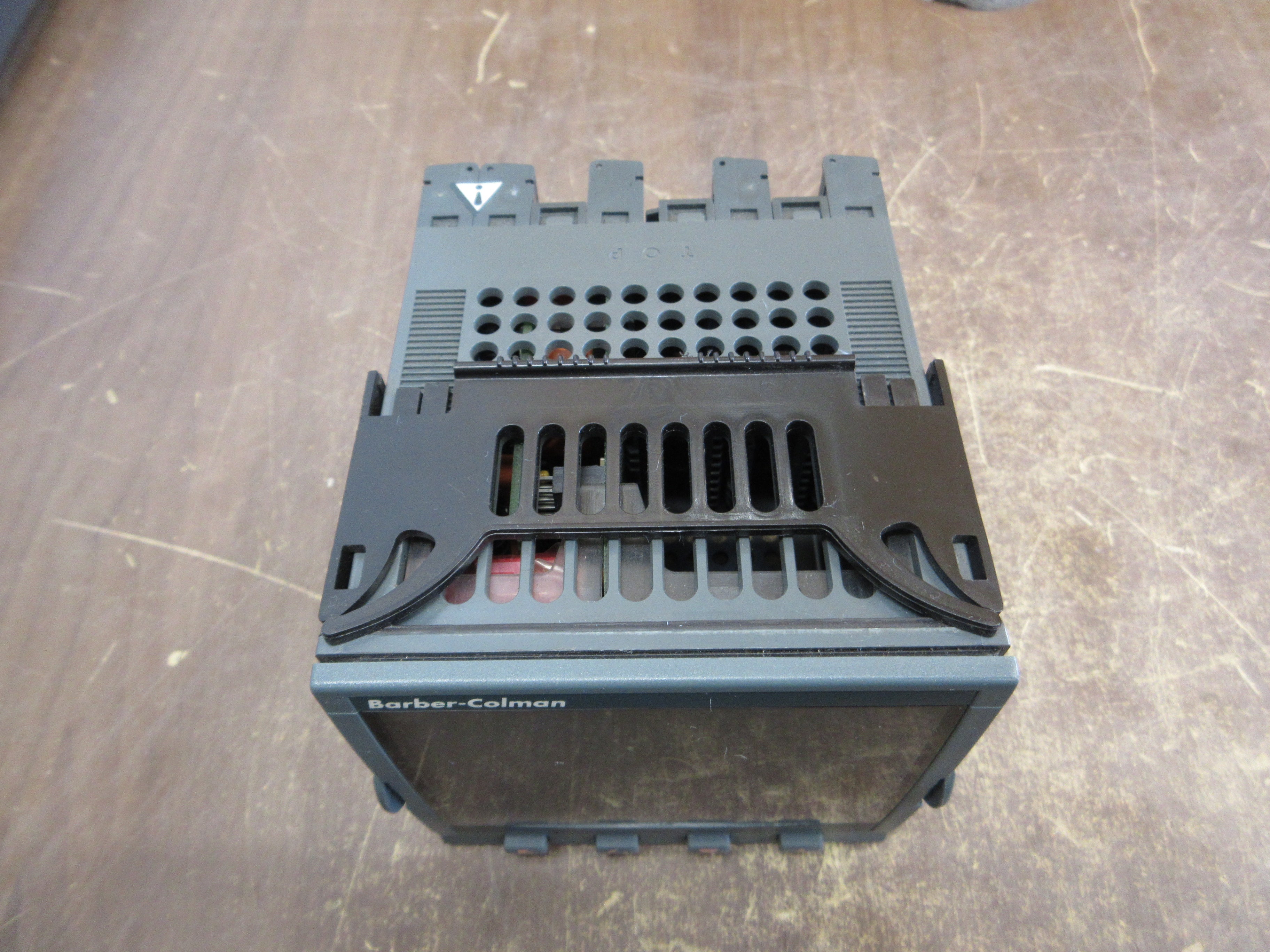 Barber-Colman Digital Temperature Controller 224C017.RHXXFHFL.X00 Used