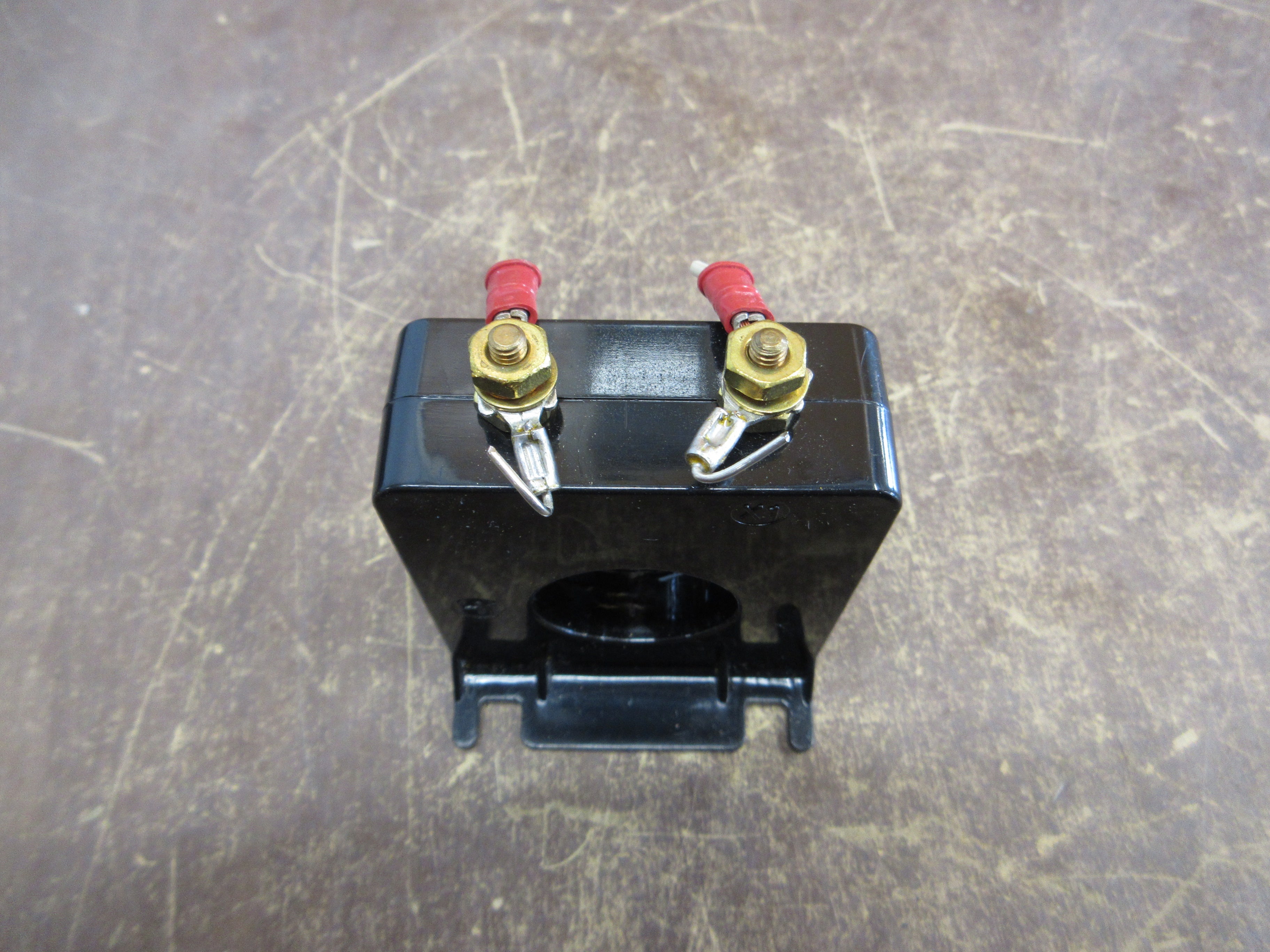 Instrument Transformers Current Transformer 2SFT-201 Ratio 200:5A 600V 50-400Hz